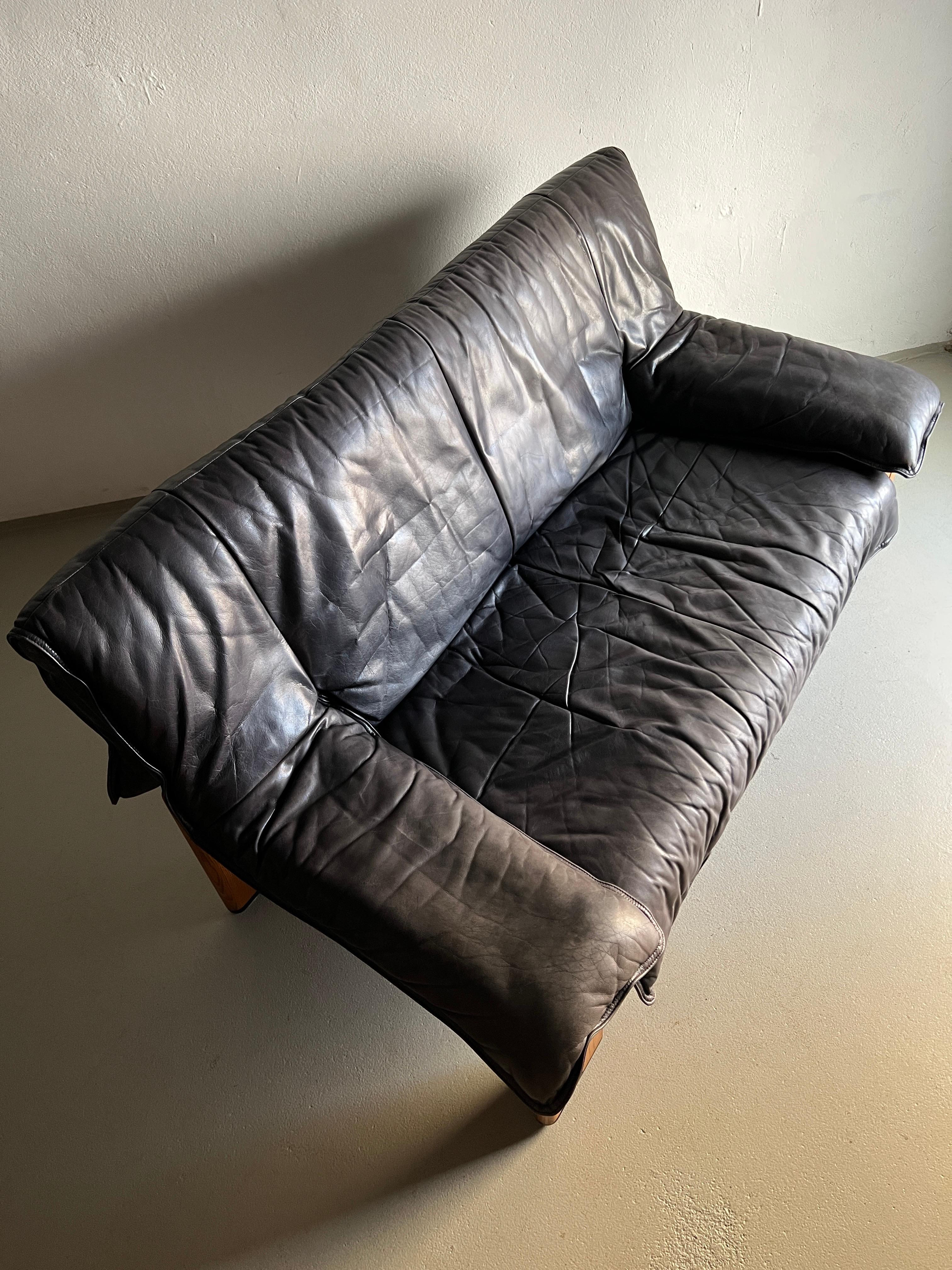 Gray Buffalo Leather 2-Seater Sofa with Solid Wood Base, 1990s For Sale 1