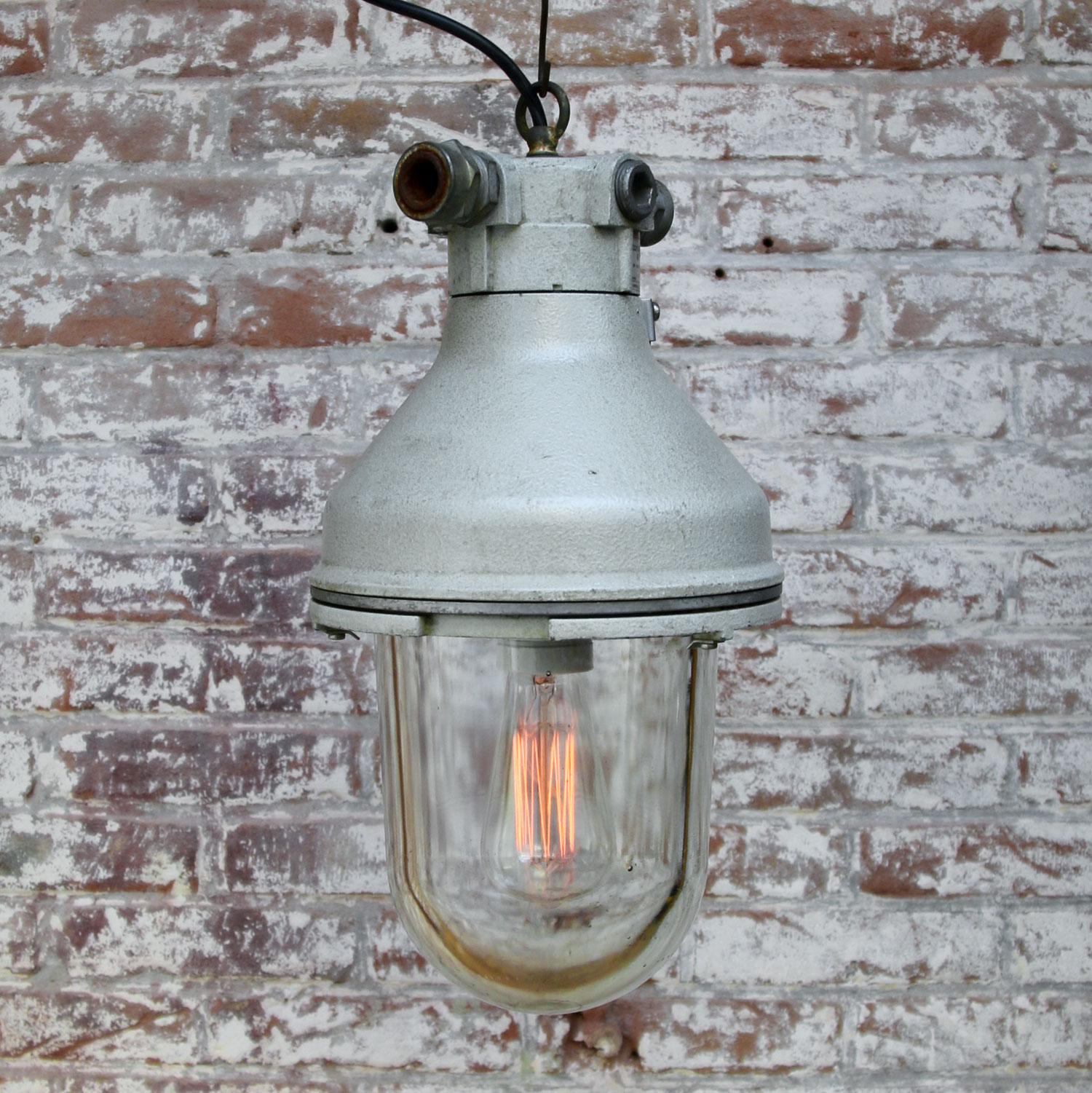 Gray Cast Aluminum Vintage Industrial Clear Glass Hanging Pendant Lamp In Good Condition In Amsterdam, NL