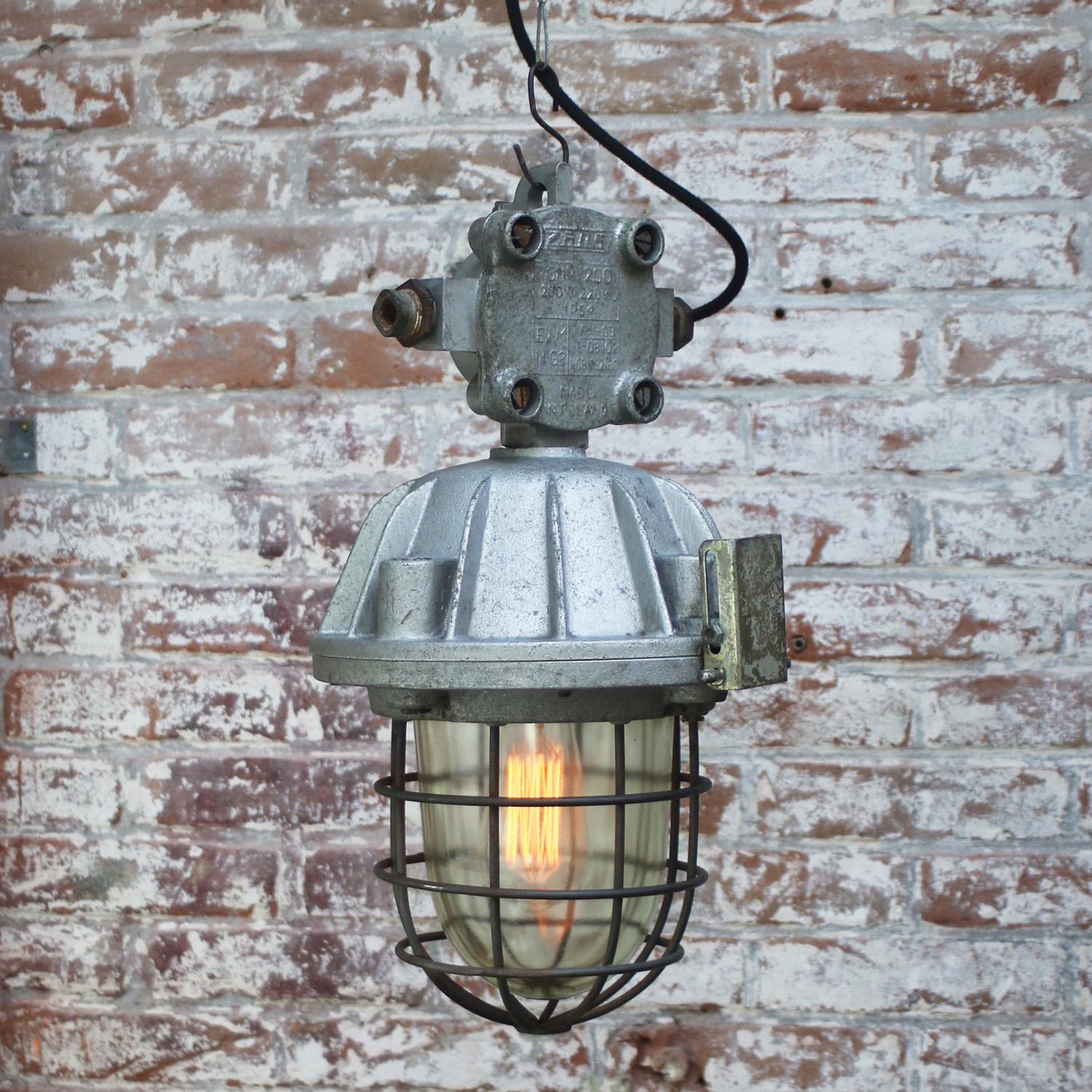 Gray Cast Aluminum Vintage Industrial Clear Glass Pendant Light In Good Condition For Sale In Amsterdam, NL
