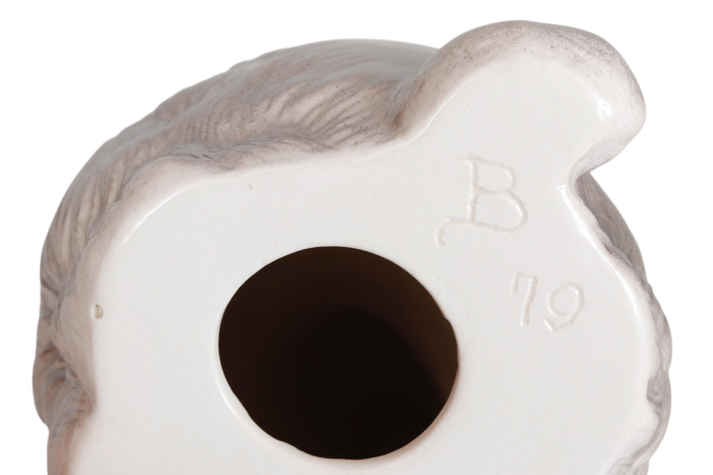 Figura di cane Schnauzer in ceramica grigia in vendita 5