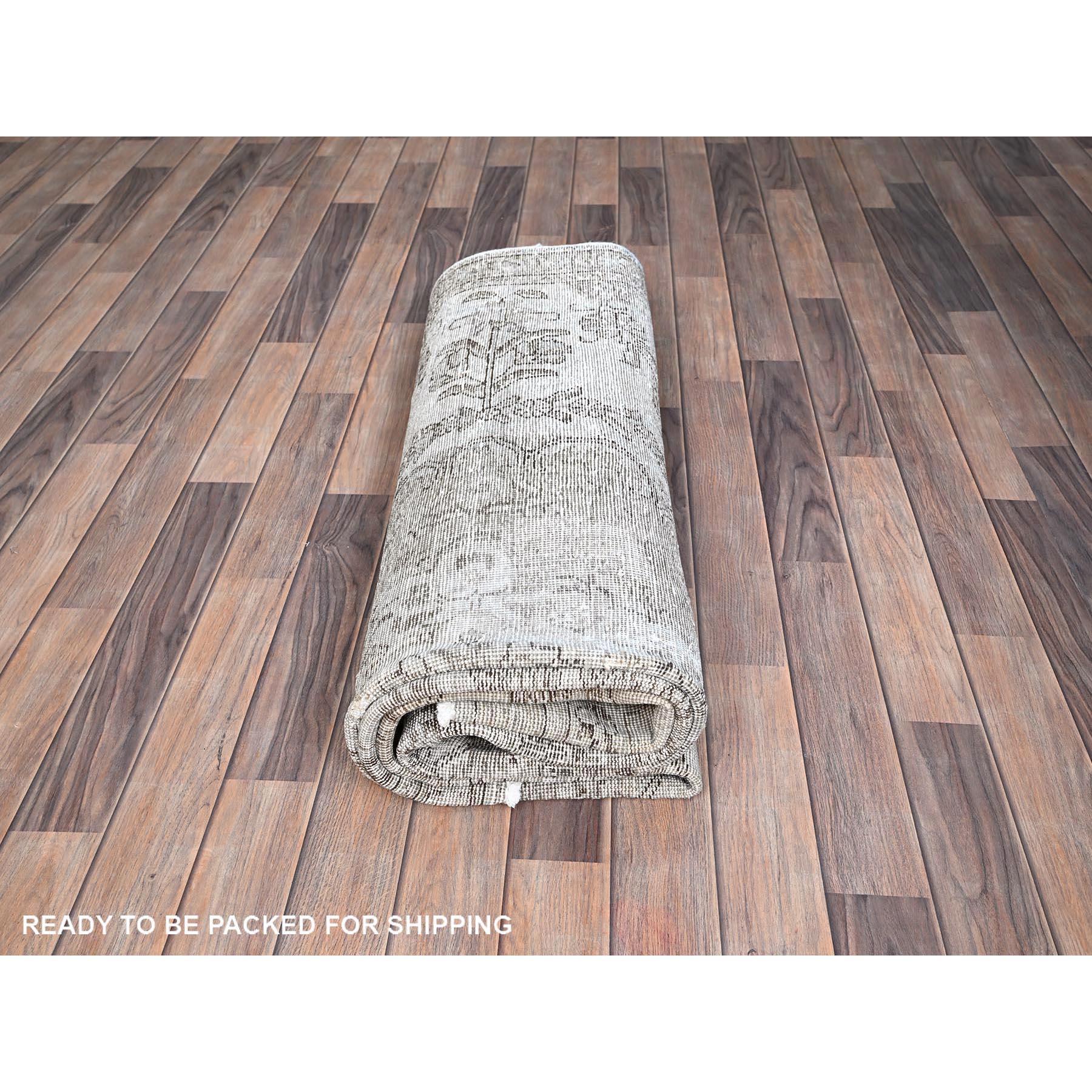 Gray Clean Hand Knotted Vintage Persian Tabriz Tappeto di lana annodato a mano uniformemente usurato in vendita 3