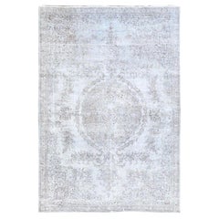 Grauer sauberer handgeknüpfter alter persischer Tabriz Teppich aus gleichmäßig abgenutzter handgeknüpfter Wolle