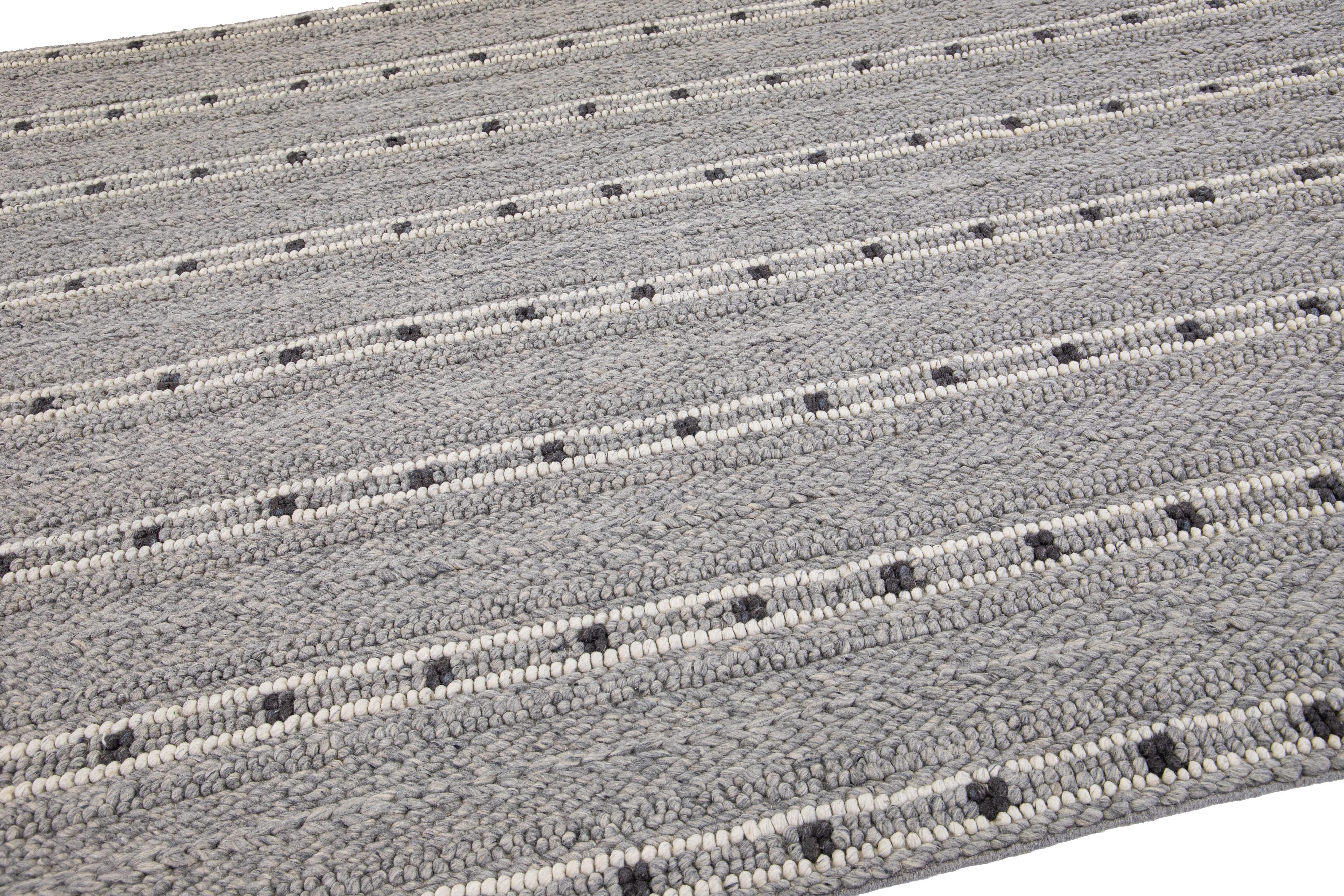 Hand-Woven Grey Contemporary Cicero Handmade Texture Wool Rug For Sale