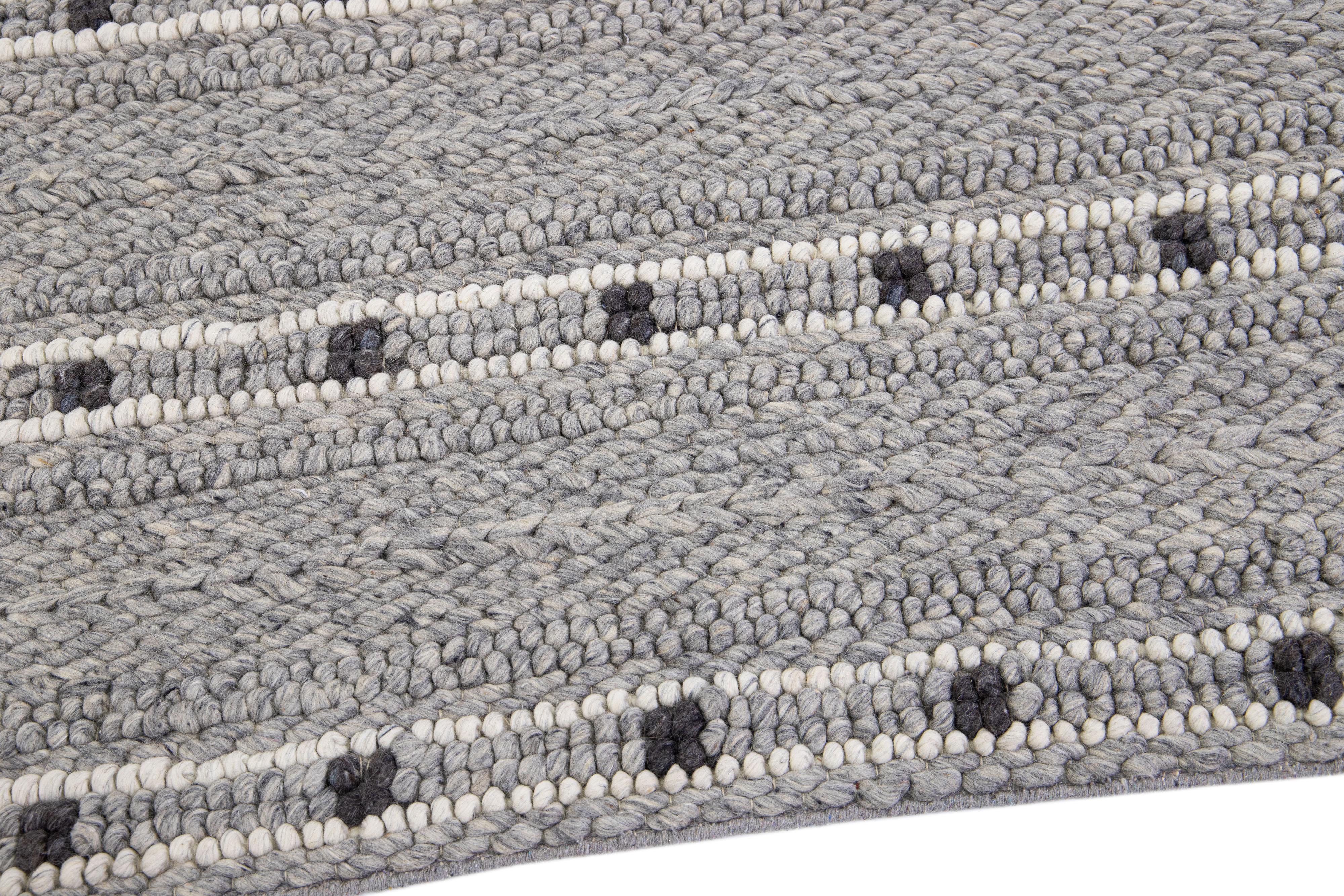 Grey Contemporary Cicero Handmade Texture Wool Rug For Sale 1