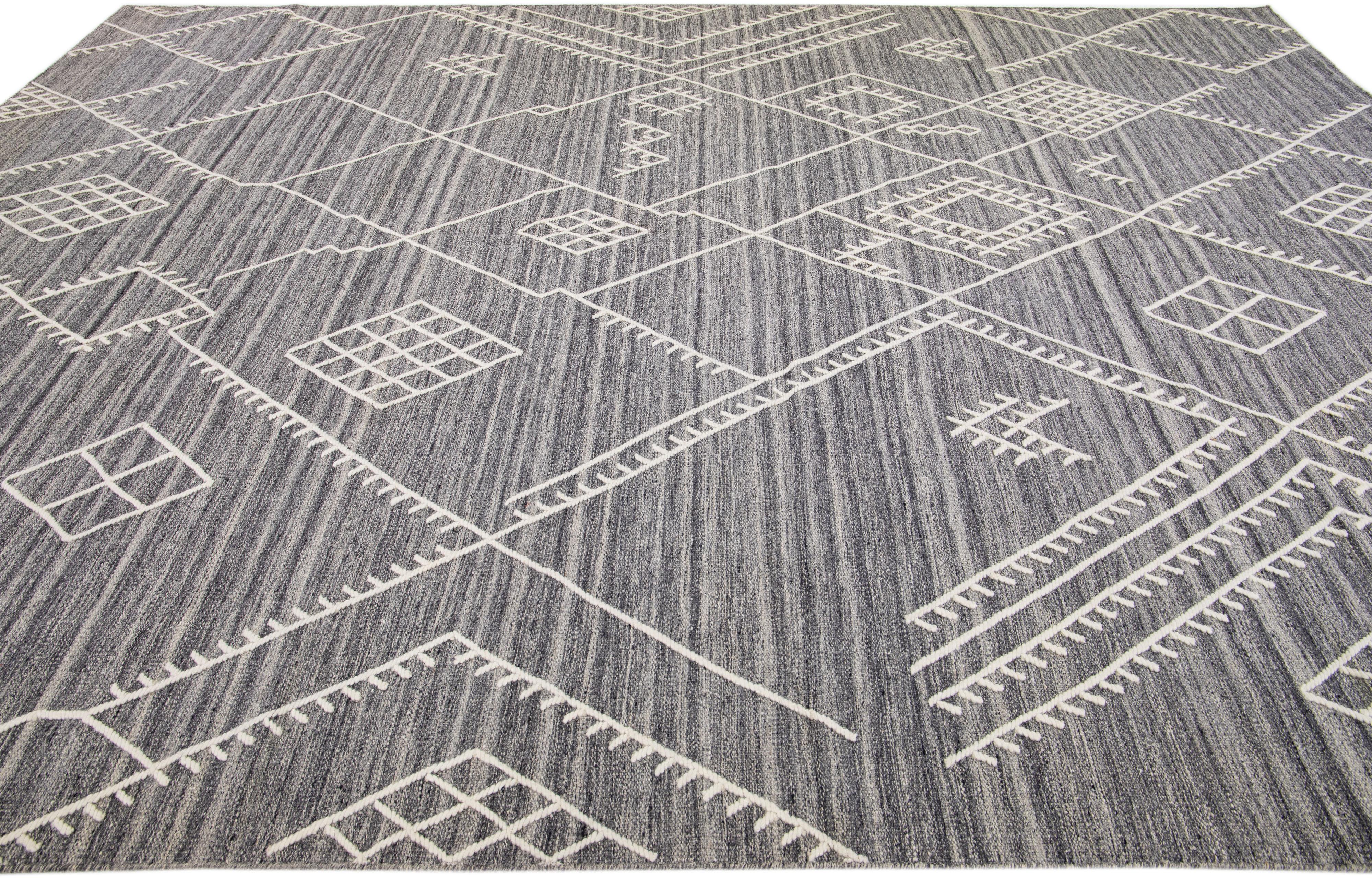 Gray Contemporary Flatweave Kilim Wool Rug with Coastal Designed by Apadana In New Condition For Sale In Norwalk, CT