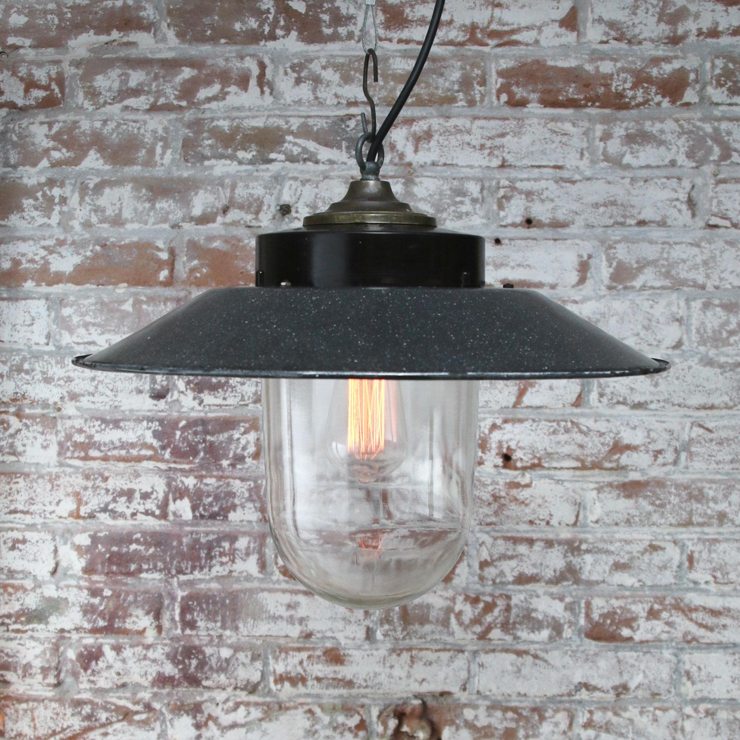 Gray Enamel Vintage Industrial Bakelite Brass Top Clear Glass Pendant Lights In Good Condition For Sale In Amsterdam, NL