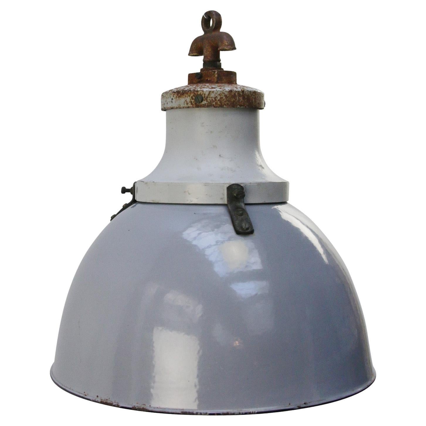 Lampe à suspension industrielle vintage en fonte émaillée grise d'Industria Rotterdam en vente