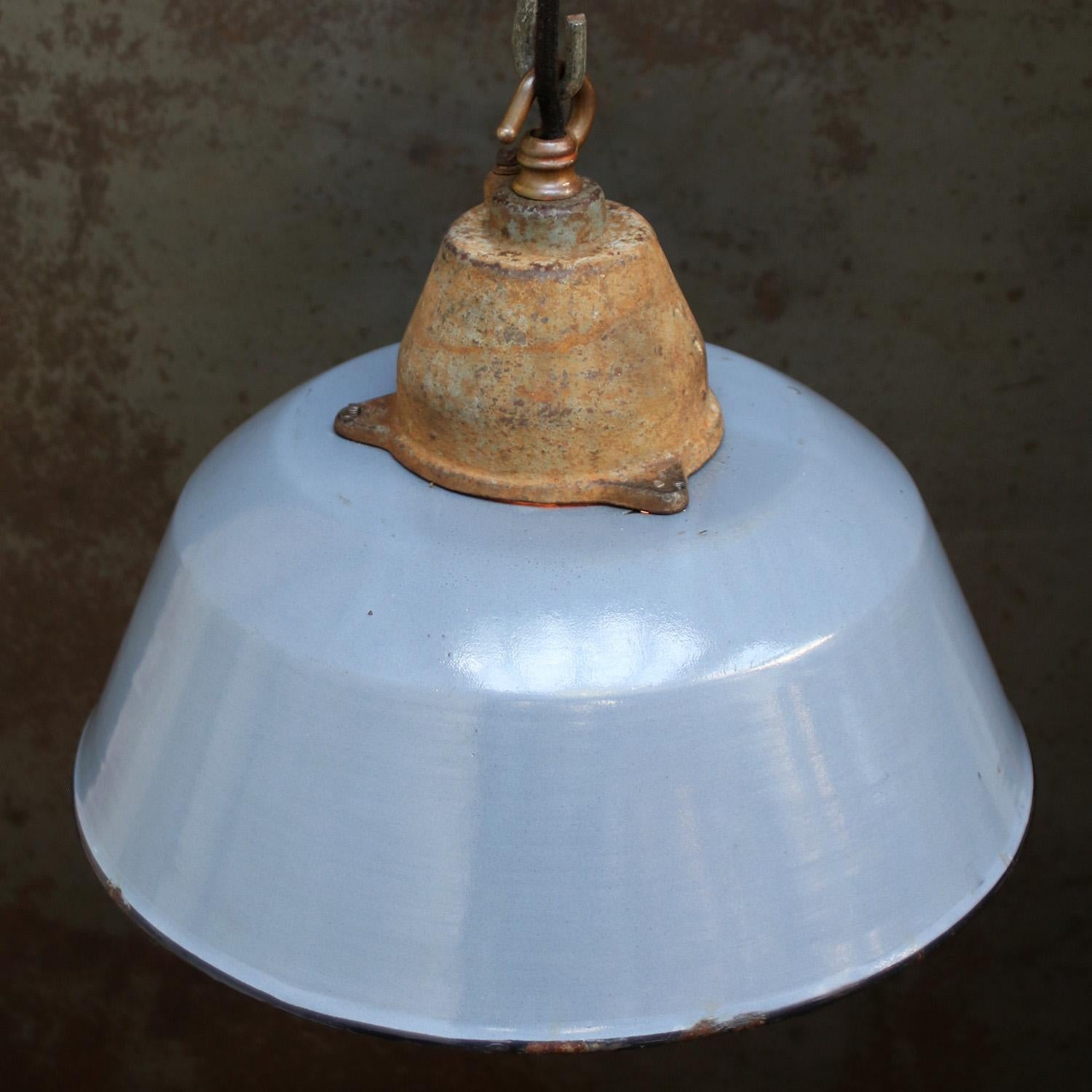 Gray Enamel Vintage Industrial Clear Glass Cast Iron Pendant Light In Good Condition For Sale In Amsterdam, NL
