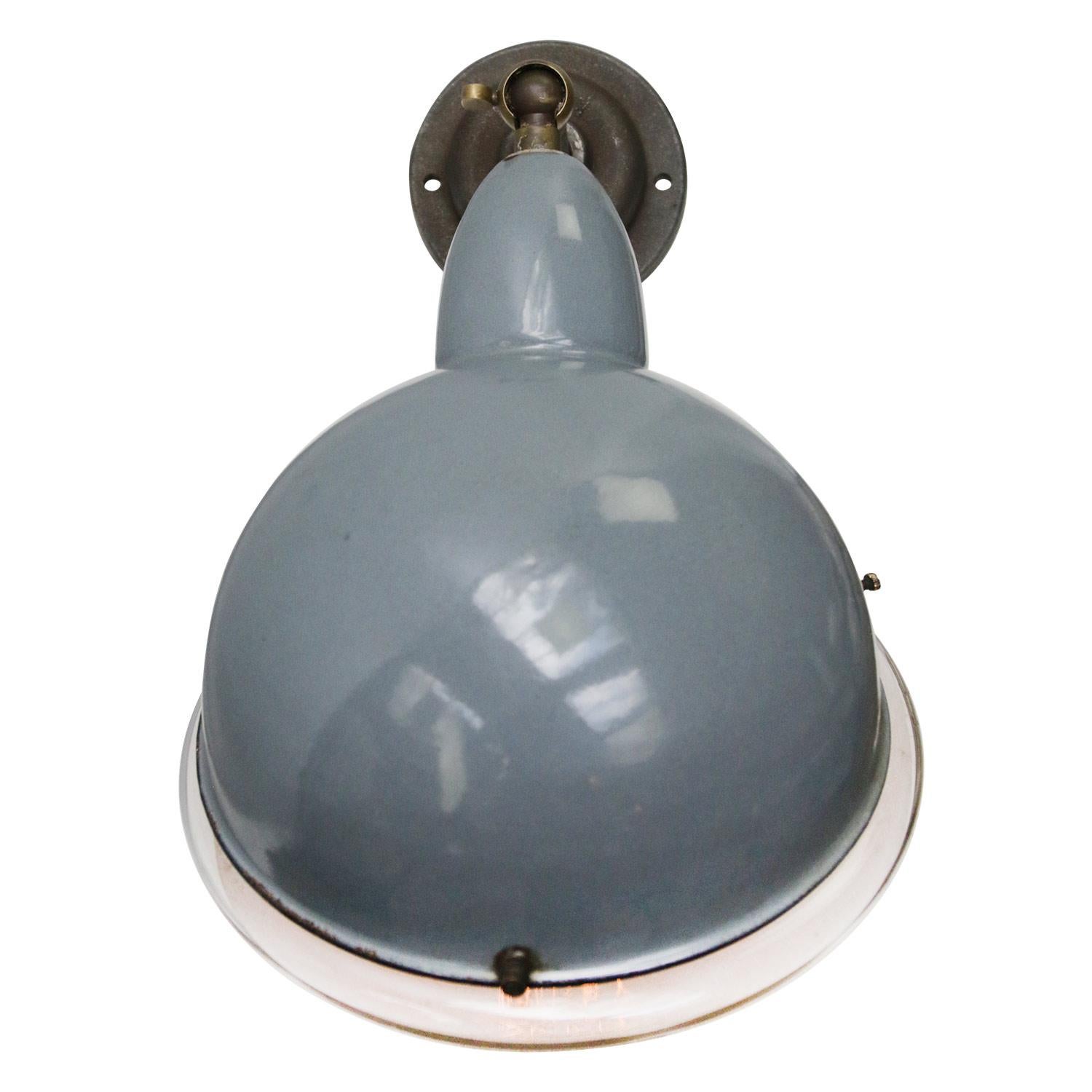 Gray Enamel Vintage Industrial Clear Round Glass Scone Wall Light In Good Condition In Amsterdam, NL