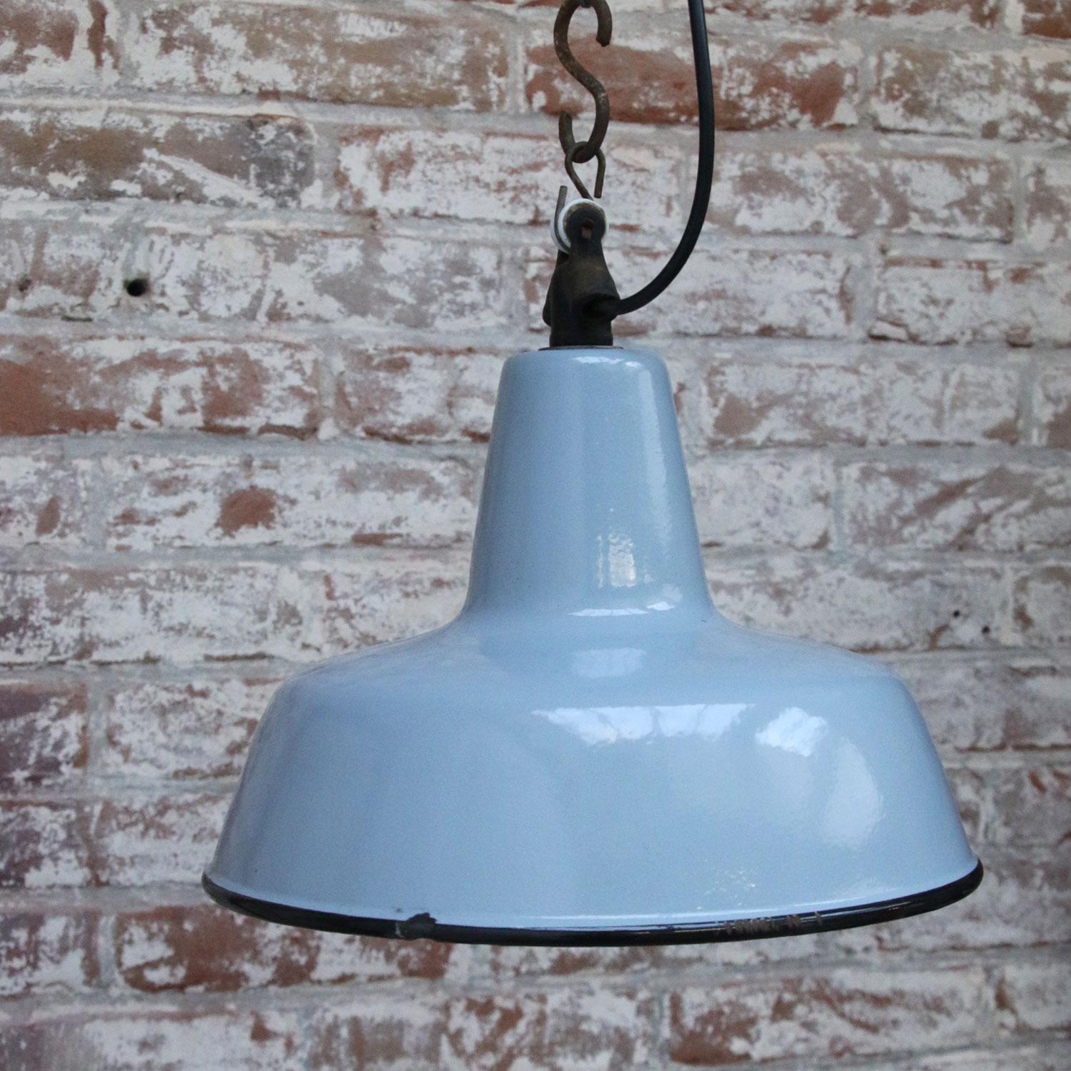Gray Enamel Vintage Industrial Pendant Light In Excellent Condition In Amsterdam, NL