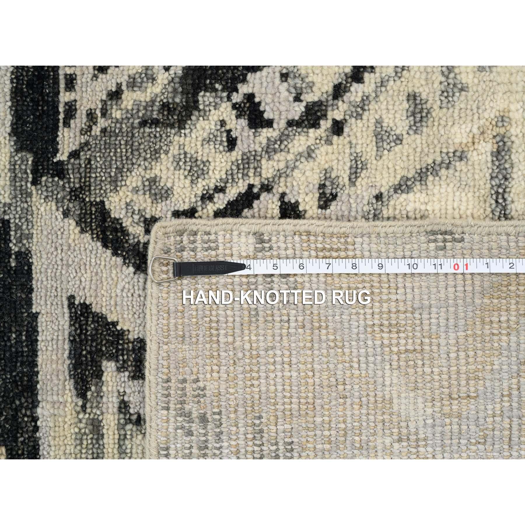 Grauer handgeknüpfter Teppich aus reiner Wolle in Ethnic Geometric Design 9'9