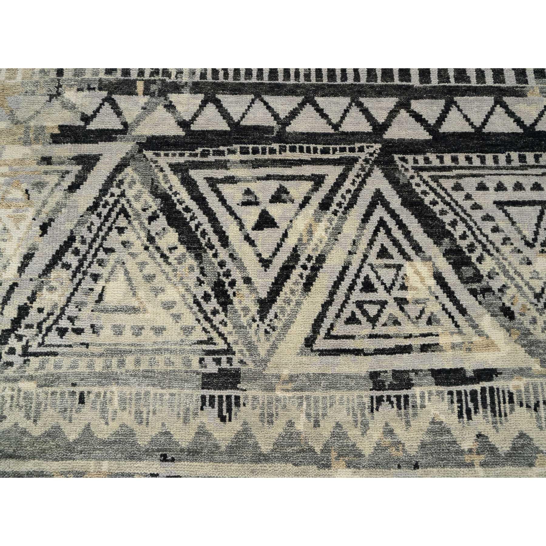 Grauer handgeknüpfter Teppich aus reiner Wolle in Ethnic Geometric Design 9'9