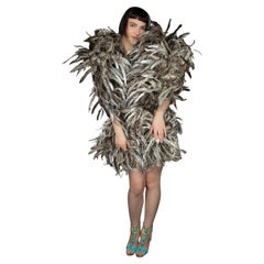 Grauer Feder-Musikschal