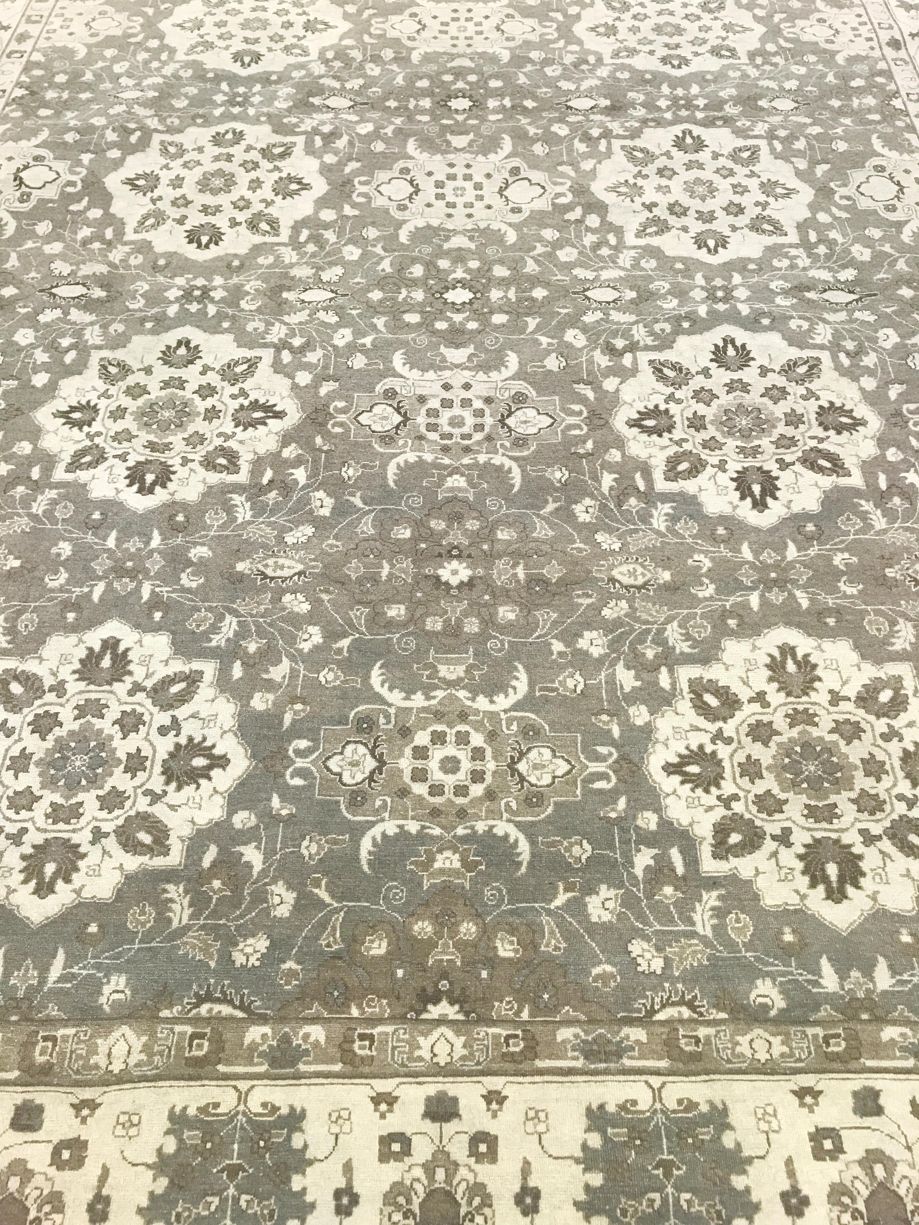 Contemporary Gray Floral Medallions Transitional Hand Knotted Wool Area Rug For Sale