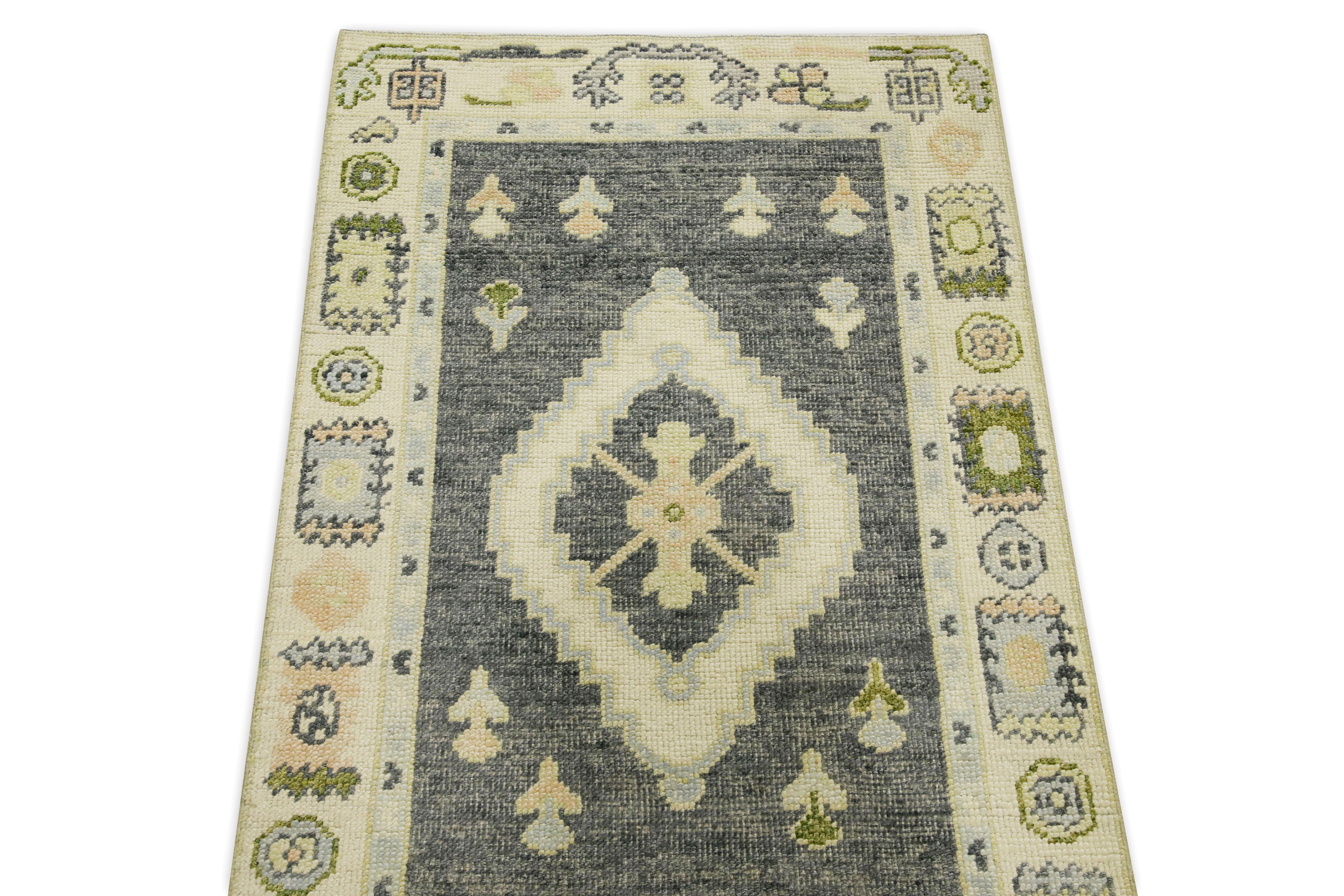 Grey Geometric Design Handwoven Wool Turkish Oushak Runner In New Condition For Sale In Houston, TX