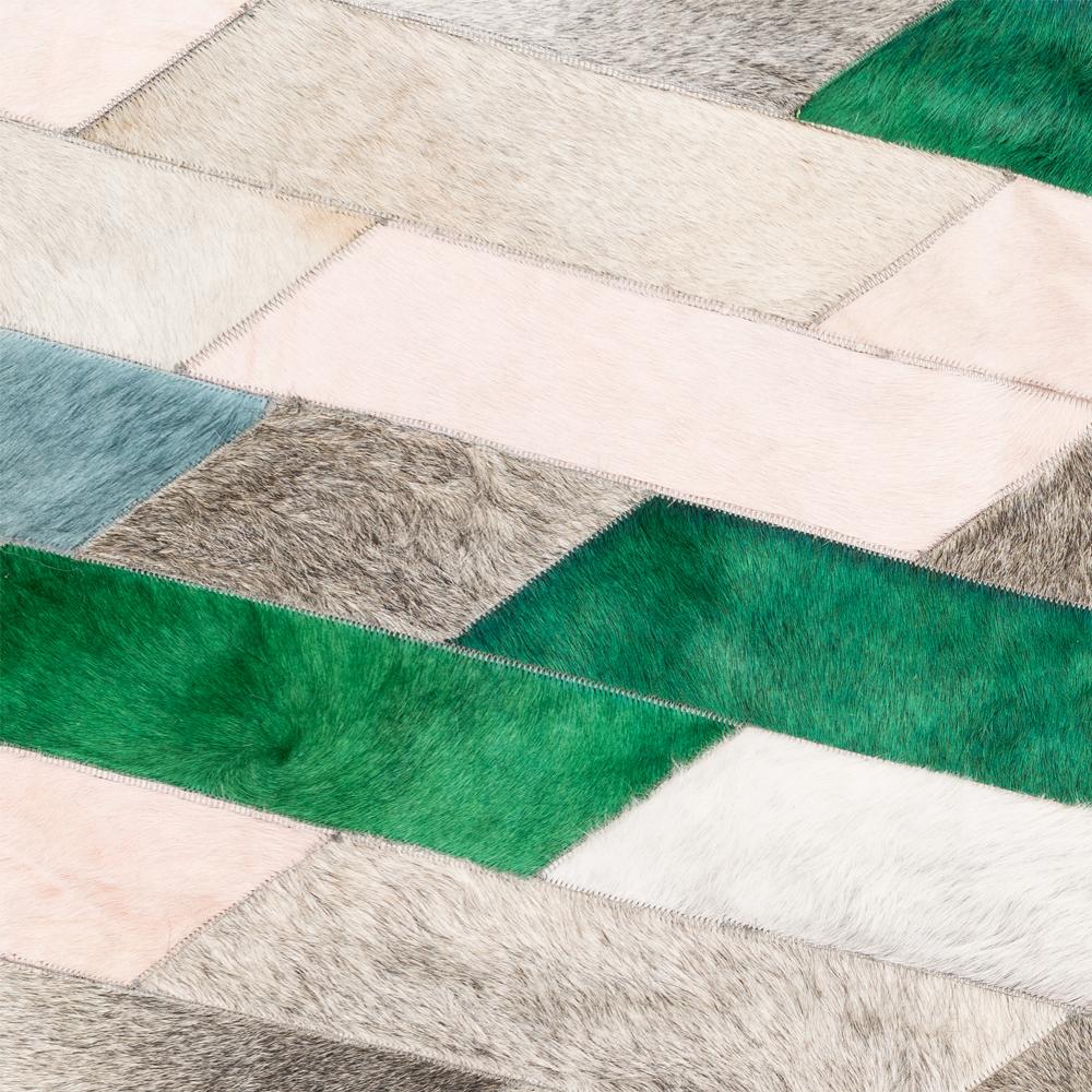 XXIe siècle et contemporain Grand tapis de sol personnalisable en cuir de vache Astila gris, vert, bleu et rose clair, grand format en vente