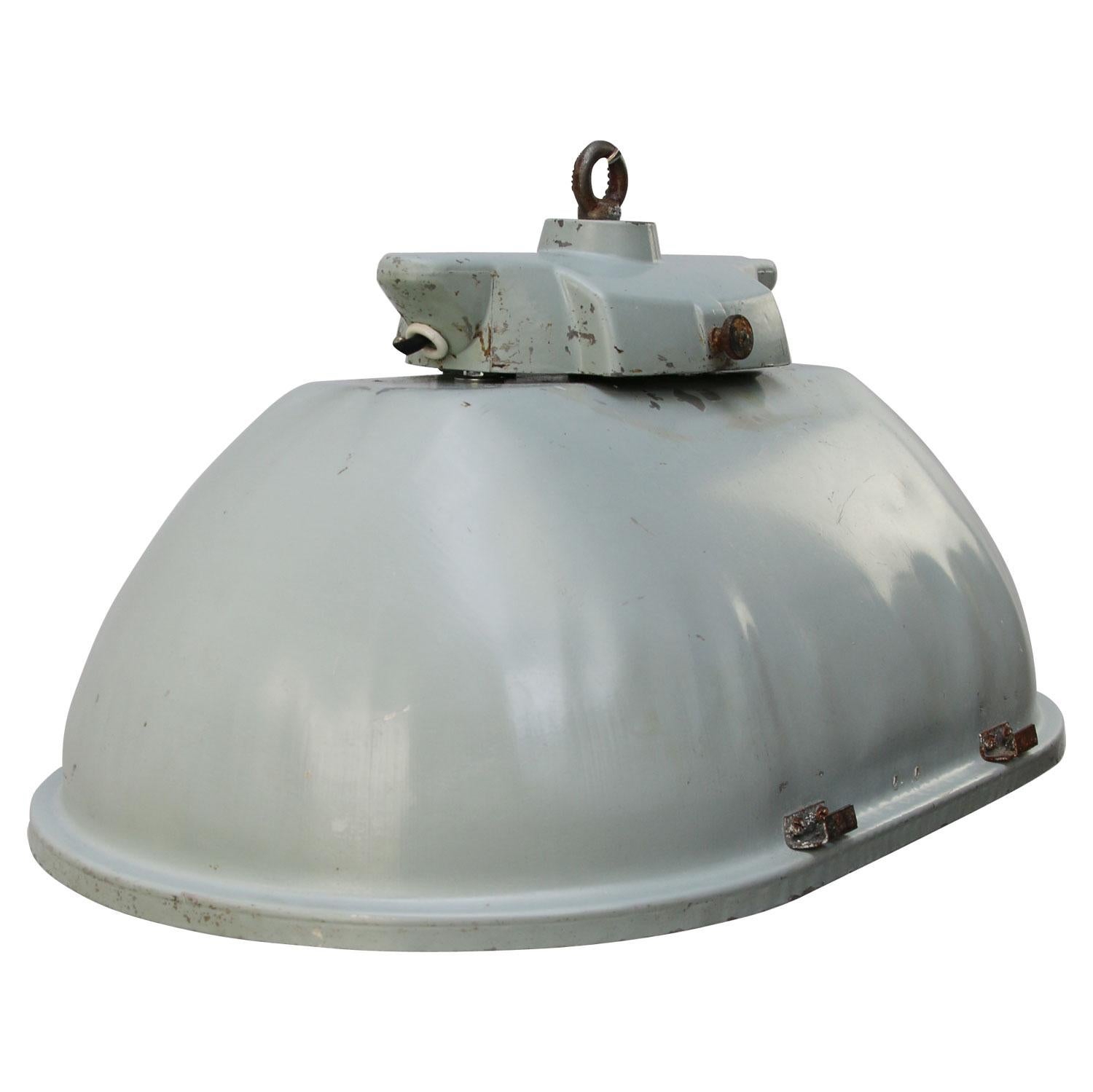 Double lights, two bulb holders
industrial hanging lamp
gray aluminum
white interior

Weight, 3.00 kg / 6.6 lb

Priced per individual item. All lamps have been made suitable by international standards for incandescent light bulbs,