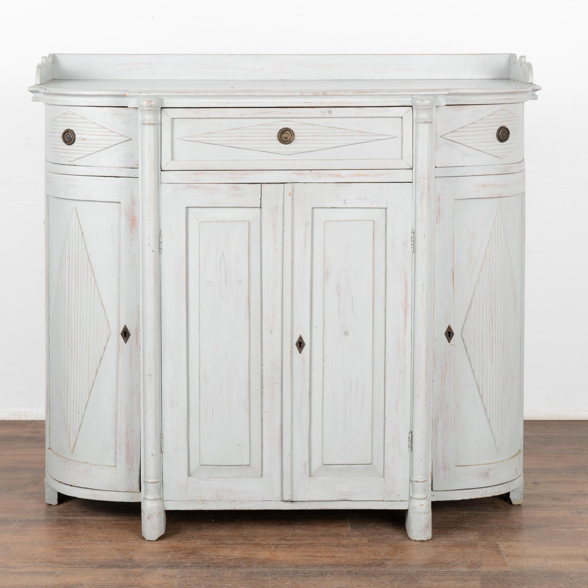 Gray Gustavian Pine Sideboard Buffet, Sweden circa 1860-80 In Good Condition For Sale In Round Top, TX