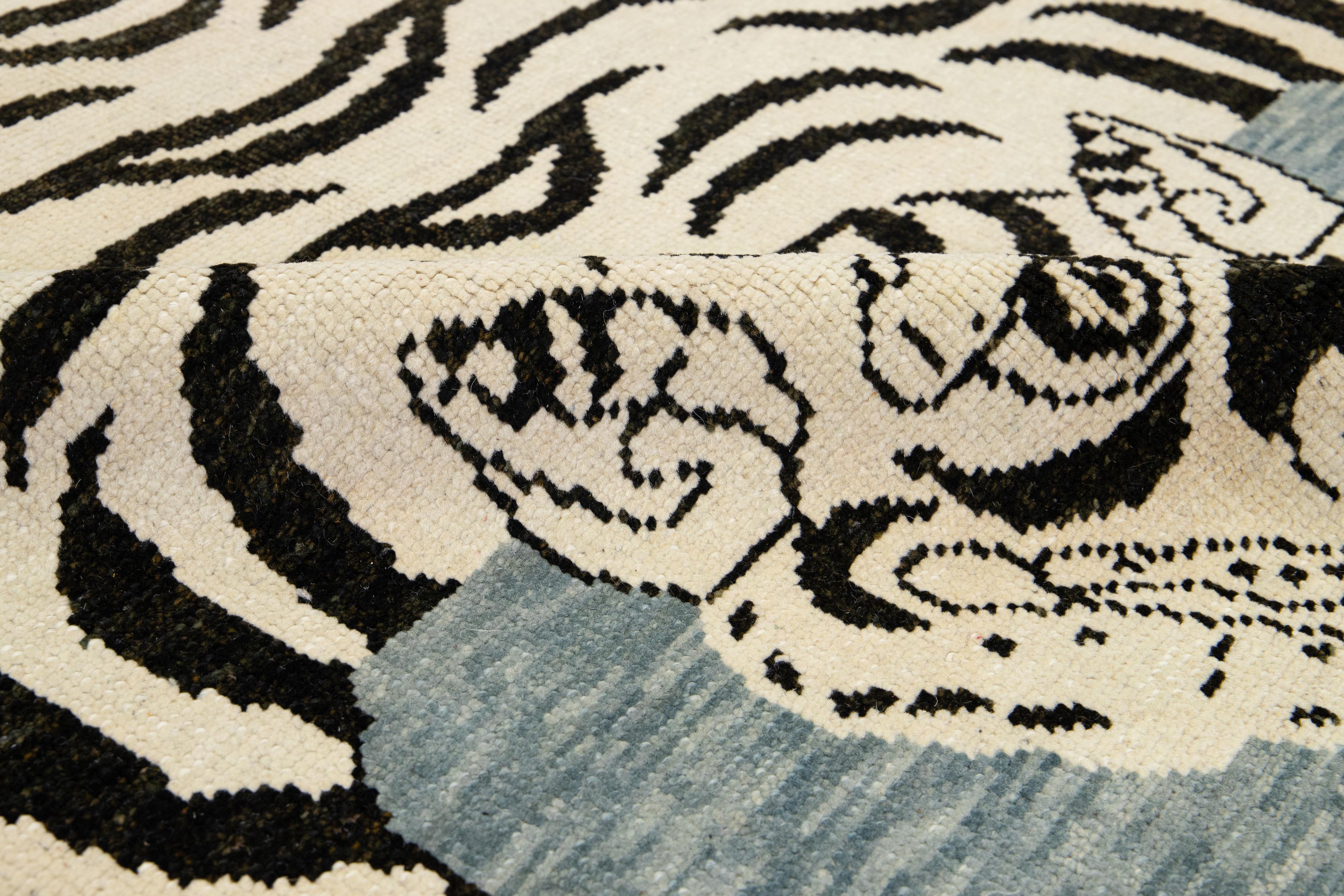 Gray Hand Knotted Contemporary Wool Rug with a Tiger Design For Sale 4