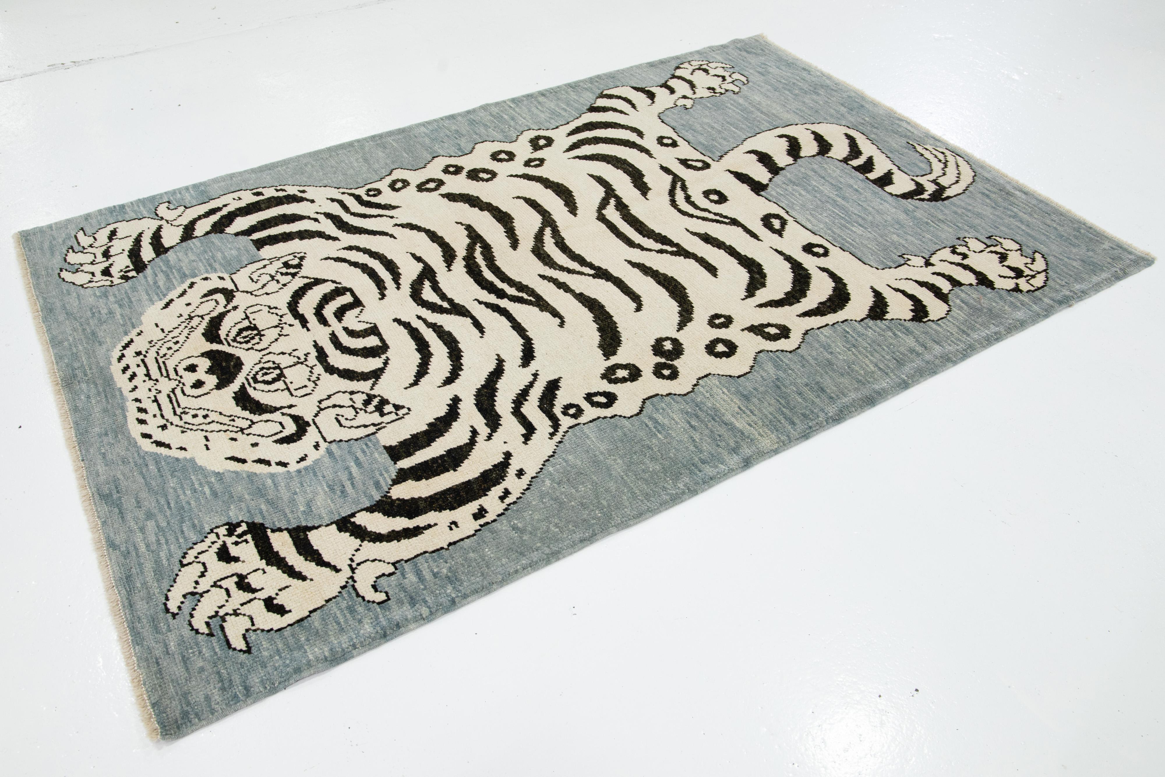 Hand-Knotted Gray Hand Knotted Contemporary Wool Rug with a Tiger Design For Sale