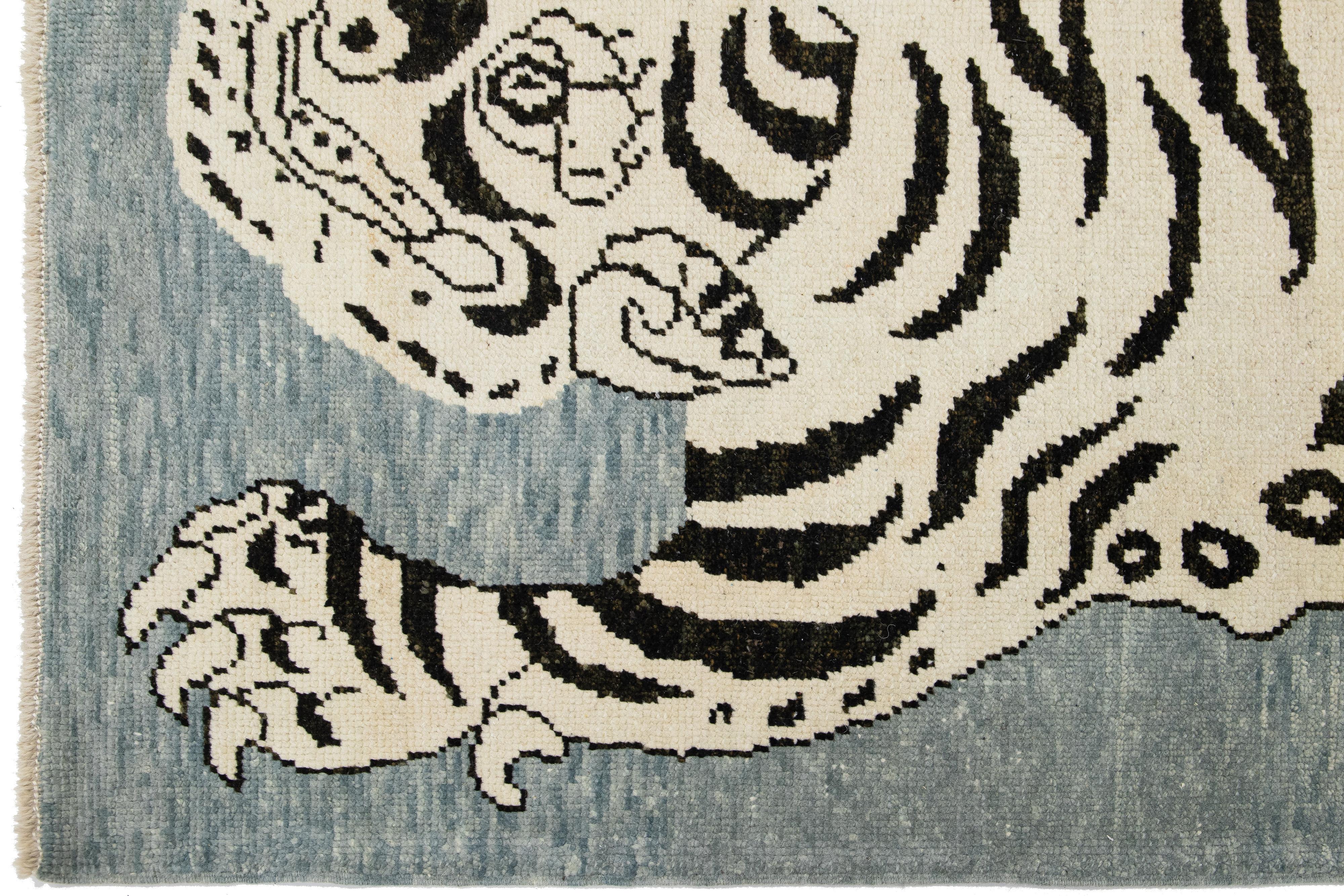Gray Hand Knotted Contemporary Wool Rug with a Tiger Design For Sale 1