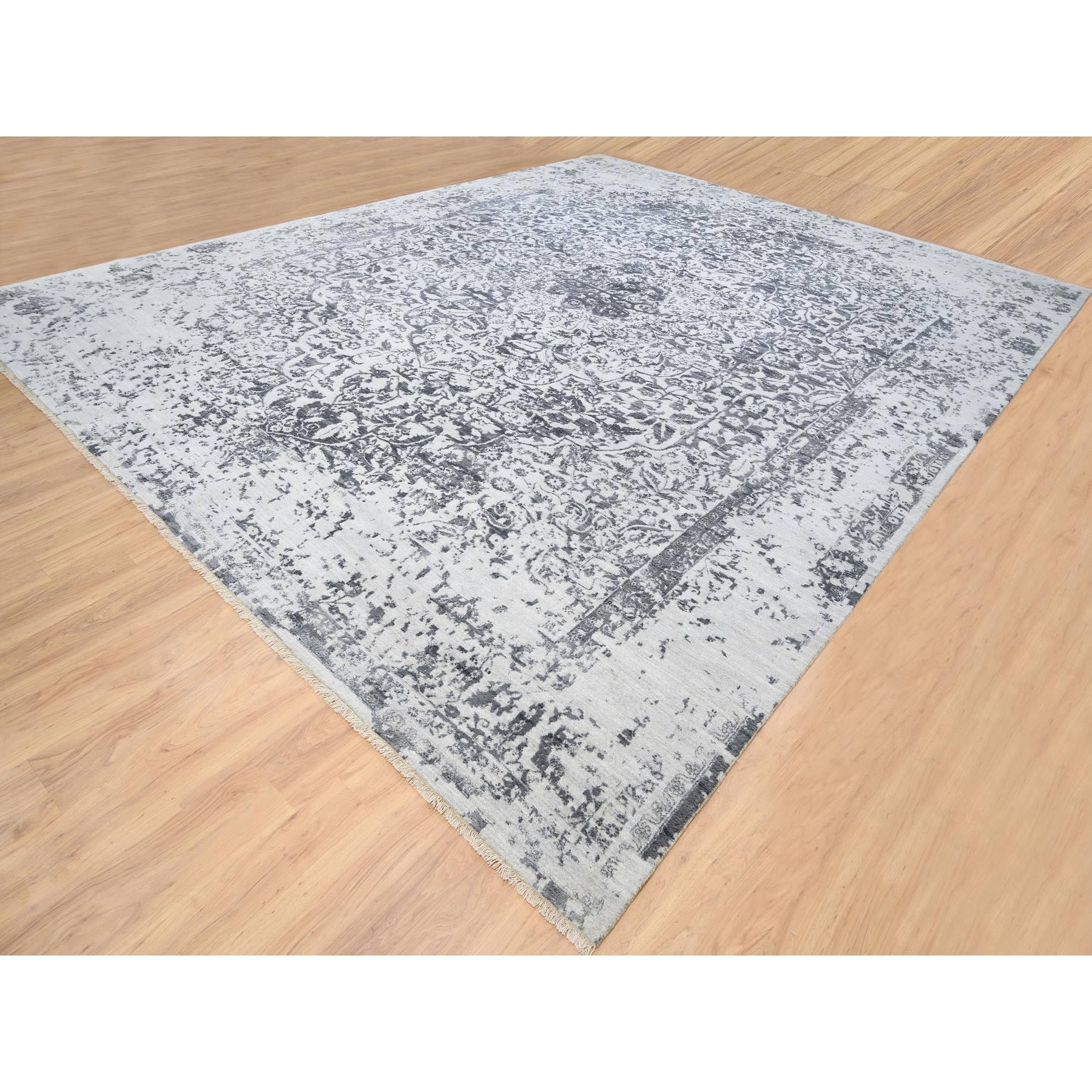 Indiano Tappeto orientale in lana e seta grigio annodato a mano dal design persiano 14'2