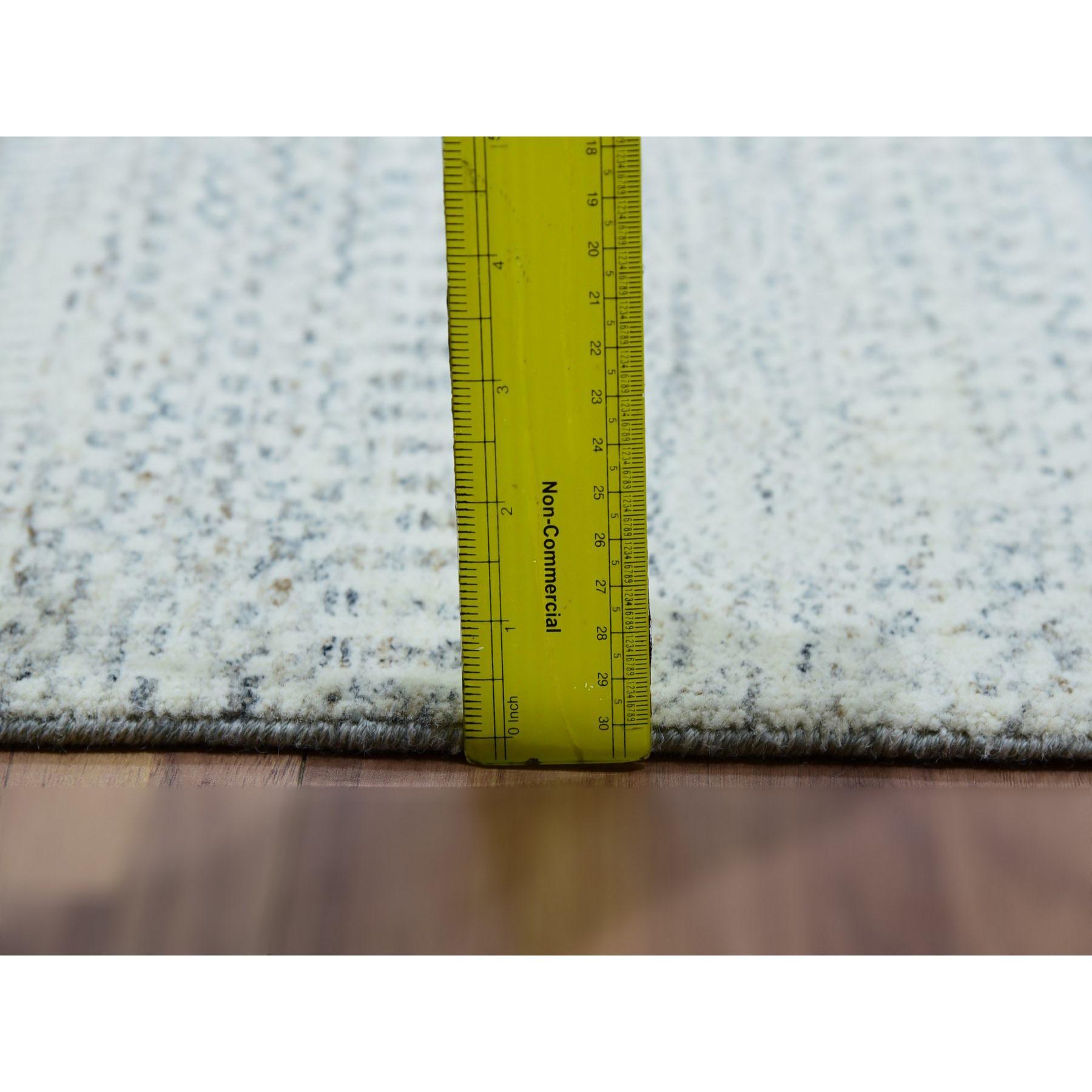 Grauer handgeknüpfter Shabby Chic Oriental-Teppich aus reiner Wolle mit Grasdesign 10'1