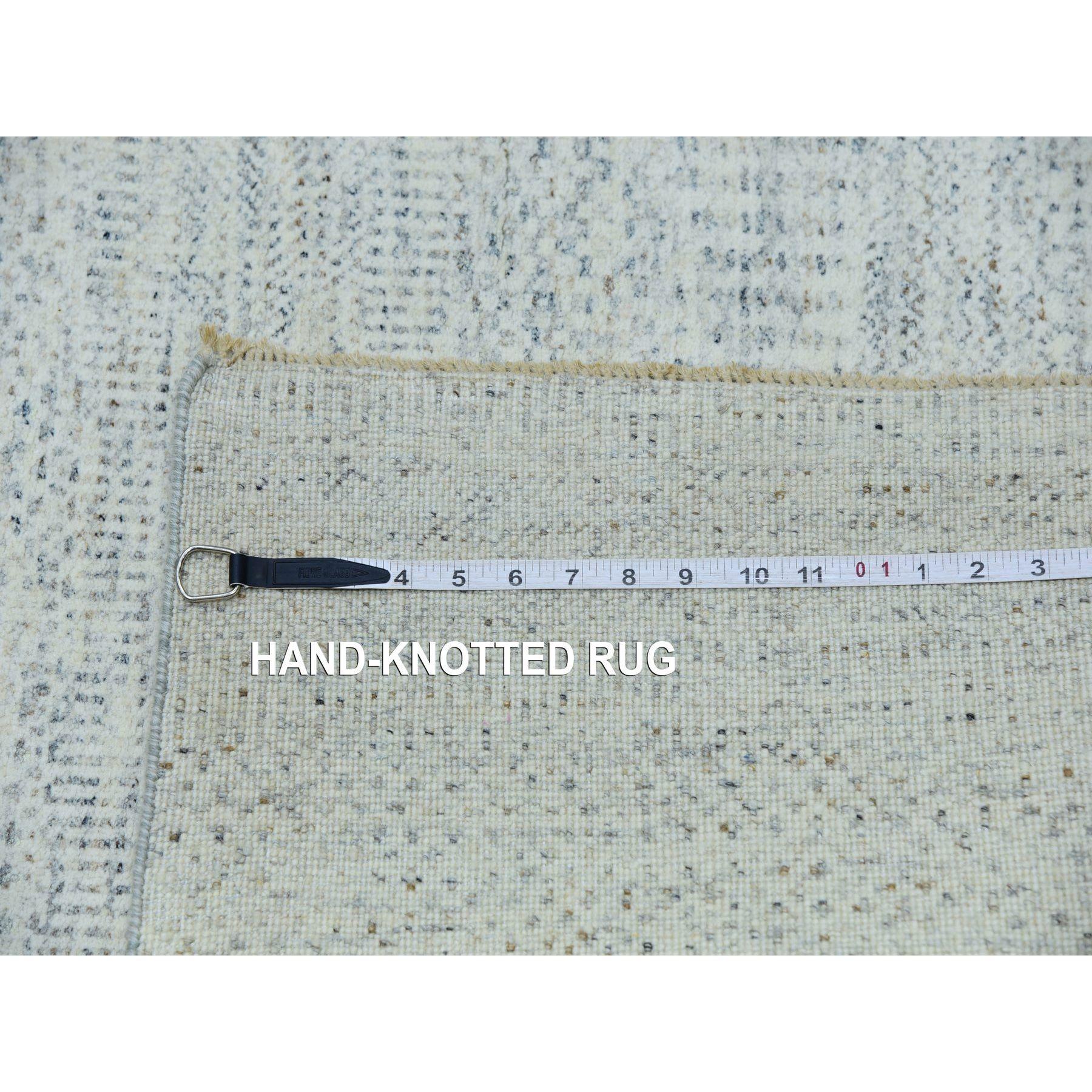 Grauer handgeknüpfter Shabby Chic Oriental-Teppich aus reiner Wolle mit Grasdesign 10'1