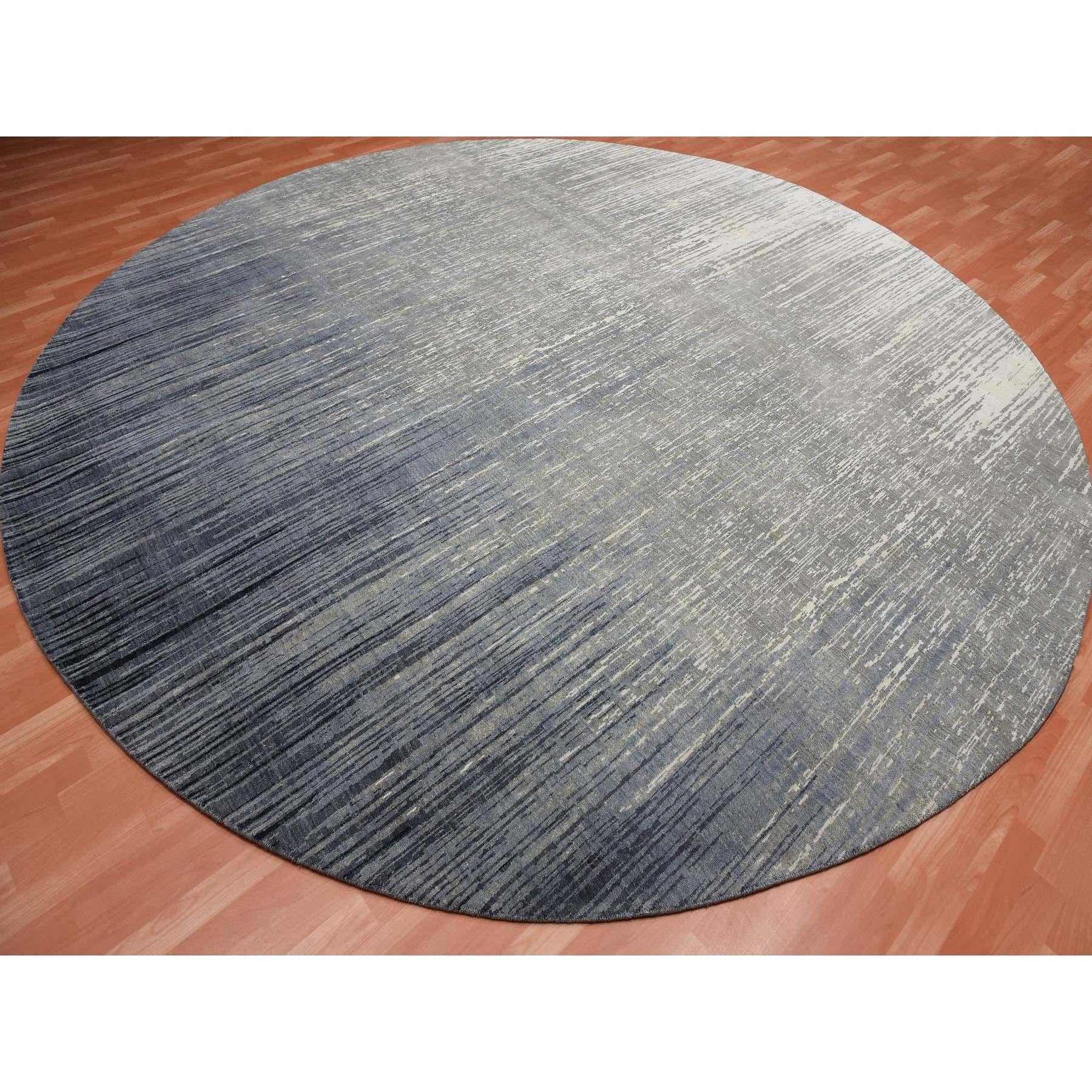 Moderno Tappeto orientale rotondo grigio annodato a mano in pura lana con un design moderno e di tendenza 12'1