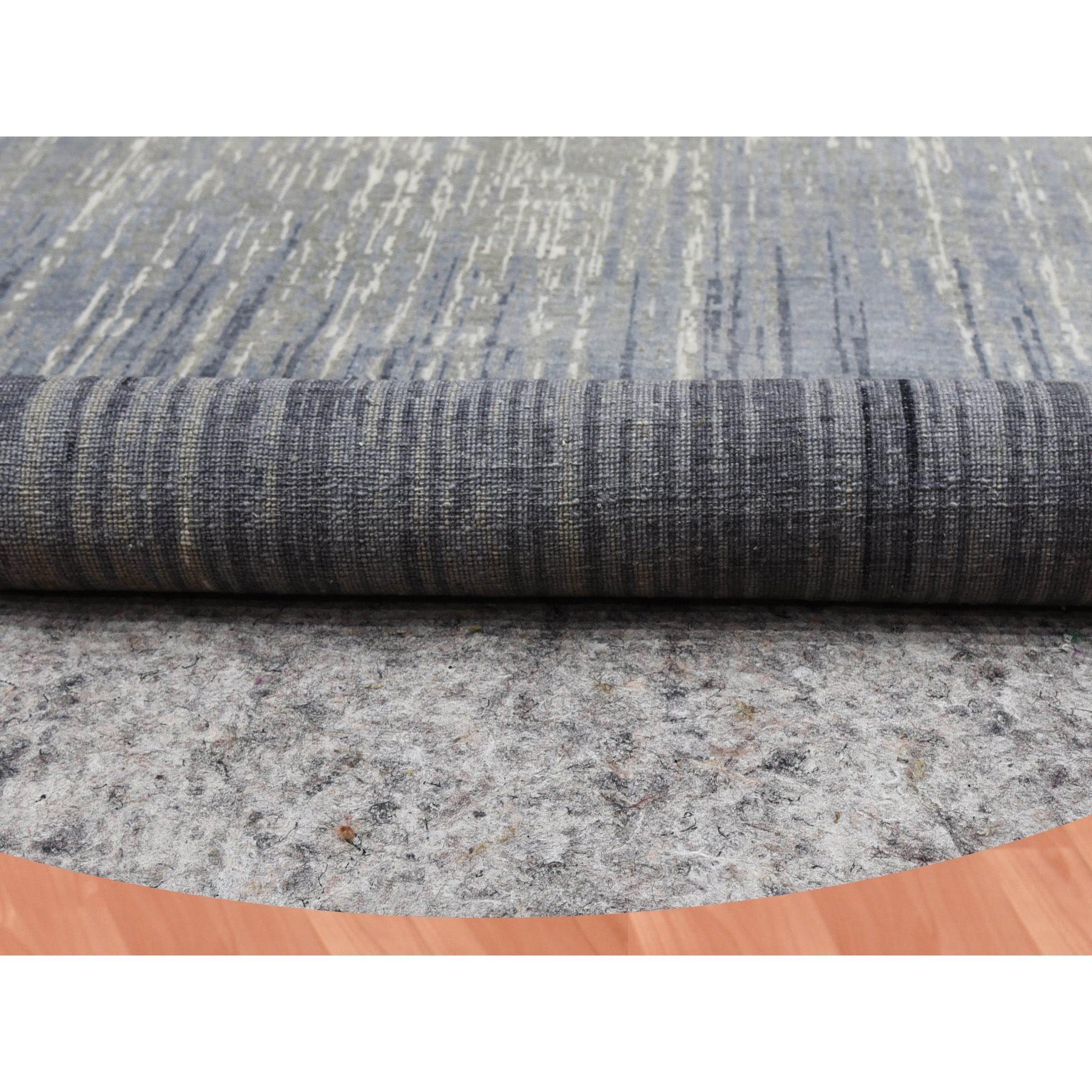 Indiano Tappeto orientale rotondo grigio annodato a mano in pura lana con un design moderno e di tendenza 12'1