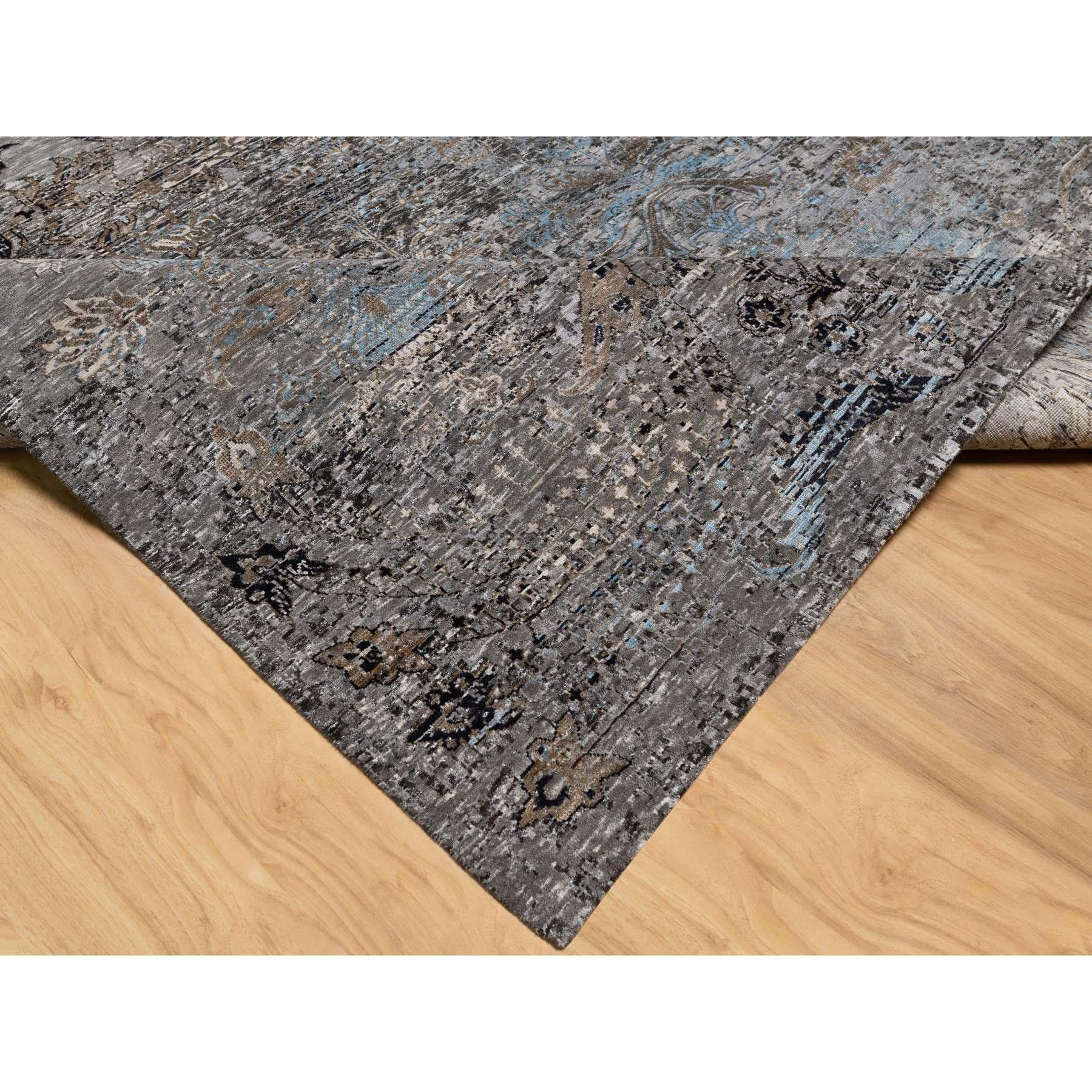 Grauer handgeknüpfter Orientteppich aus Seide mit Übergangsdesign und Wolle in Grau 10' x 14'0