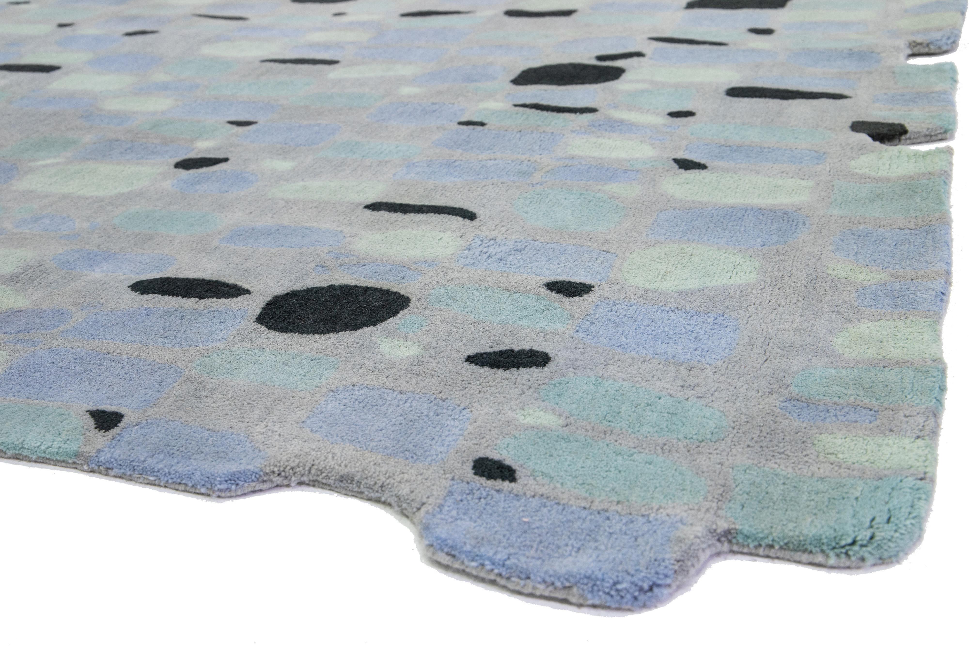 Gray Hand-Tufted Modern Wool Rug with Abstract Pattern By Apadana For Sale 3