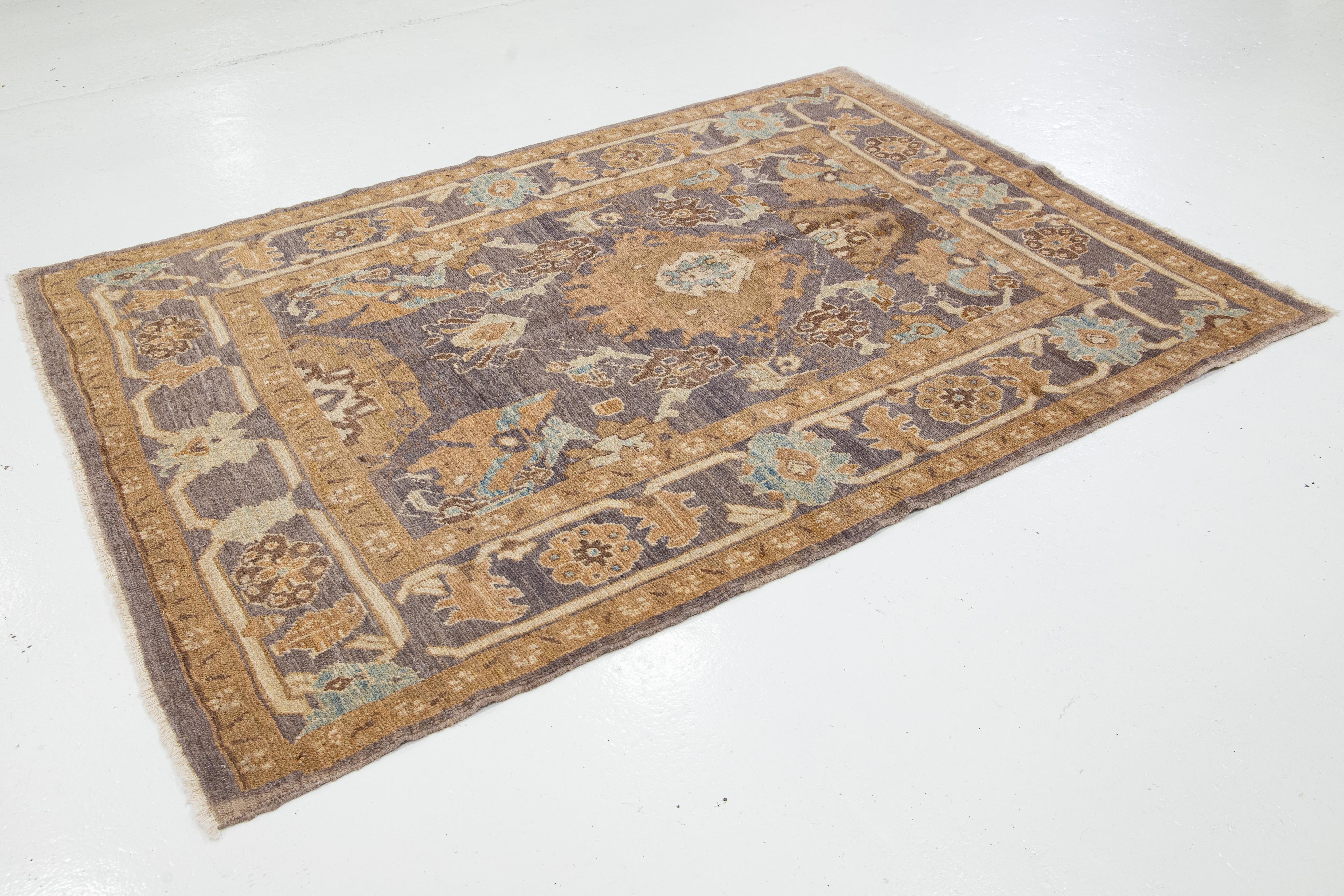 Hand-Knotted Gray Handmade Modern Sultanabad Designed Wool Rug  For Sale