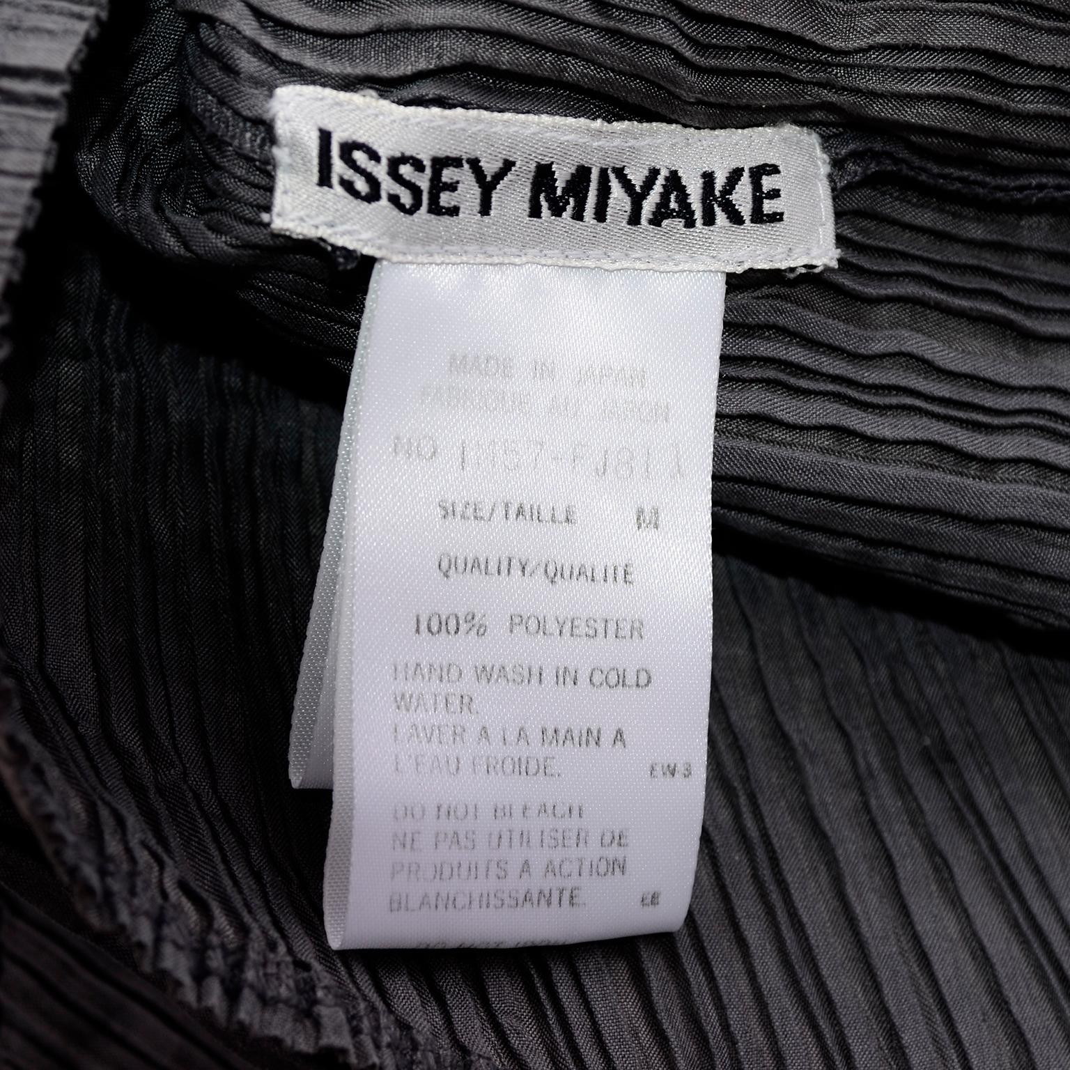 Gray Issey Miyake Avant Garde Pleated Top W/ Asymmetrical Shoulders Size Medium For Sale 4