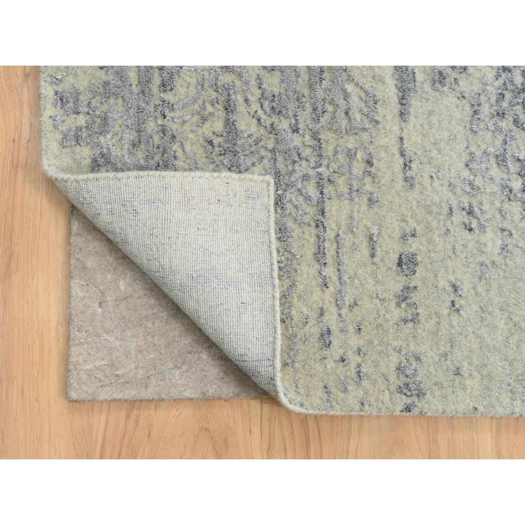Grauer übergroßer Teppich aus handgefalteter Wolle und pflanzlichem Jacquard in Übergröße 12'0