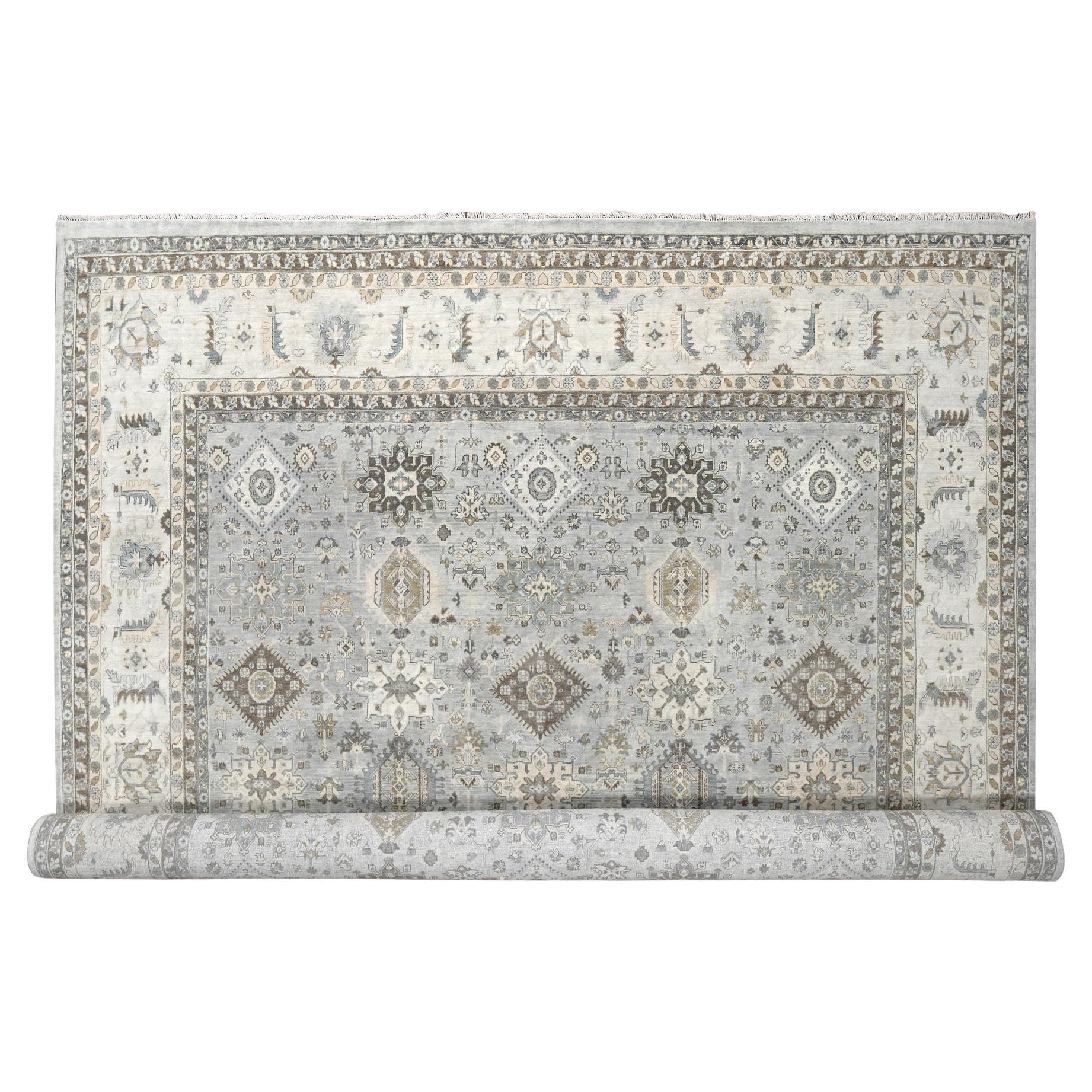 Handgeknüpfter Teppich aus organischer Wolle in Grau mit Karajeh und geometrischem Design 14'0" x 17'9"