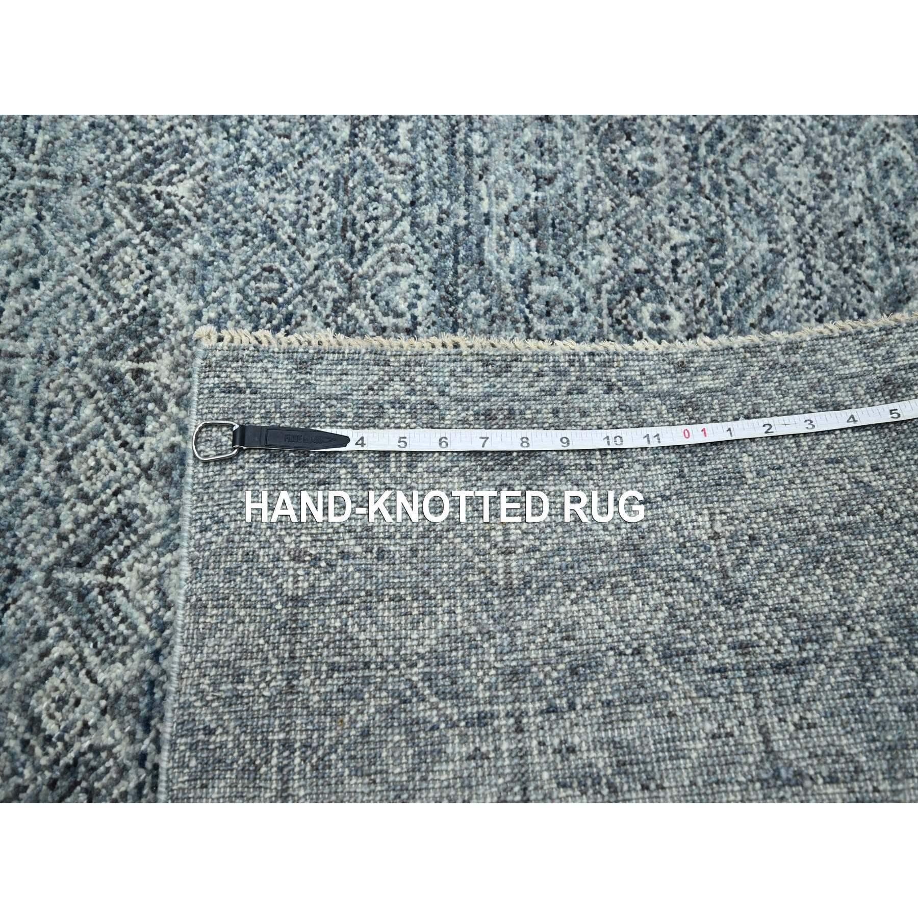 Tapis gris Kohinoor Herat à poils doux en pure laine noué à la main avec petit motif de diamants en vente 3