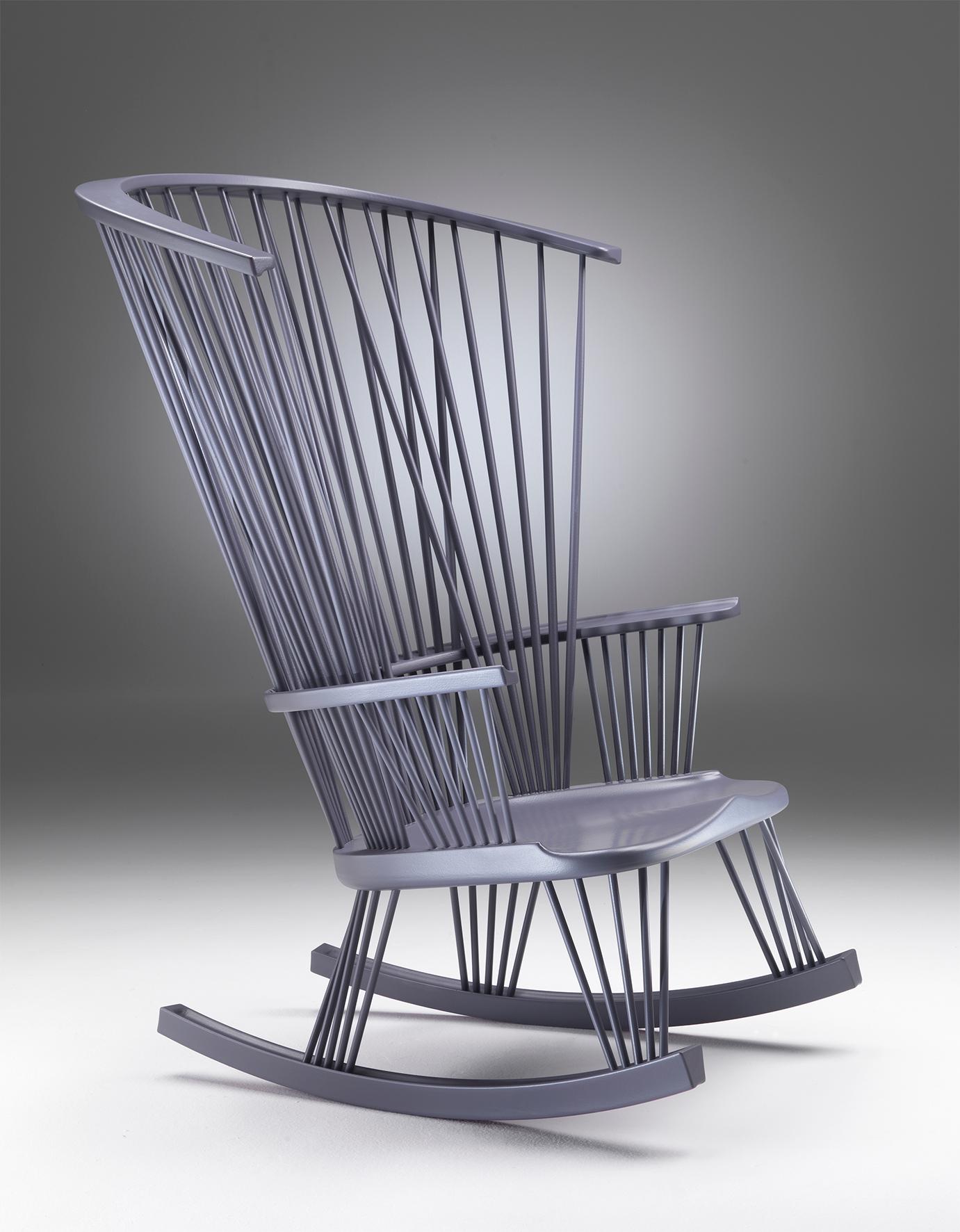 Gray Lacquered Sitlali Rocking Armchair in solid wood by Philippe Bestenheider In New Condition For Sale In Lentate sul Seveso, Monza e Brianza