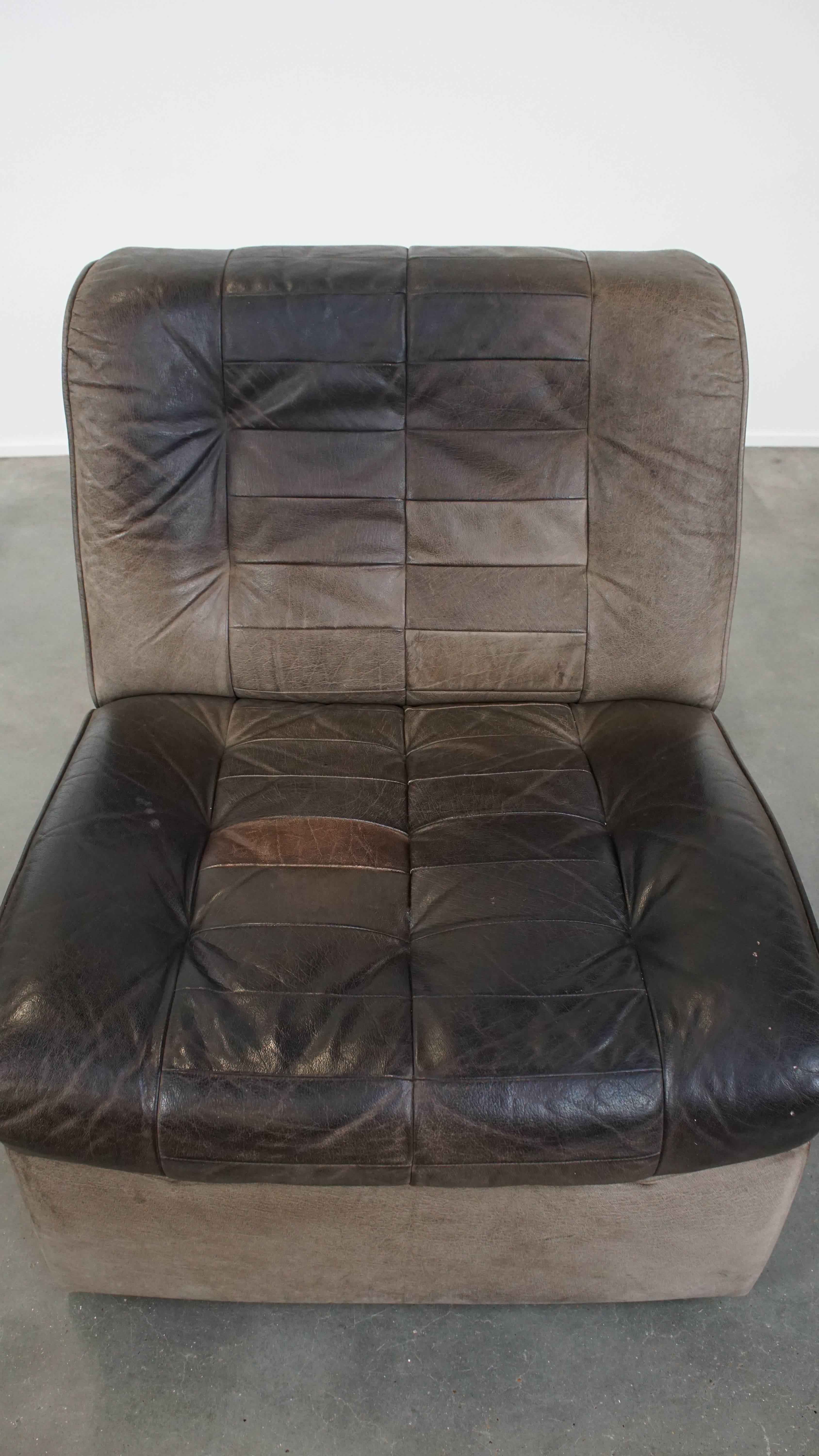 Grauer Design-Sessel aus Leder aus den 70er Jahren (Rindsleder) im Angebot