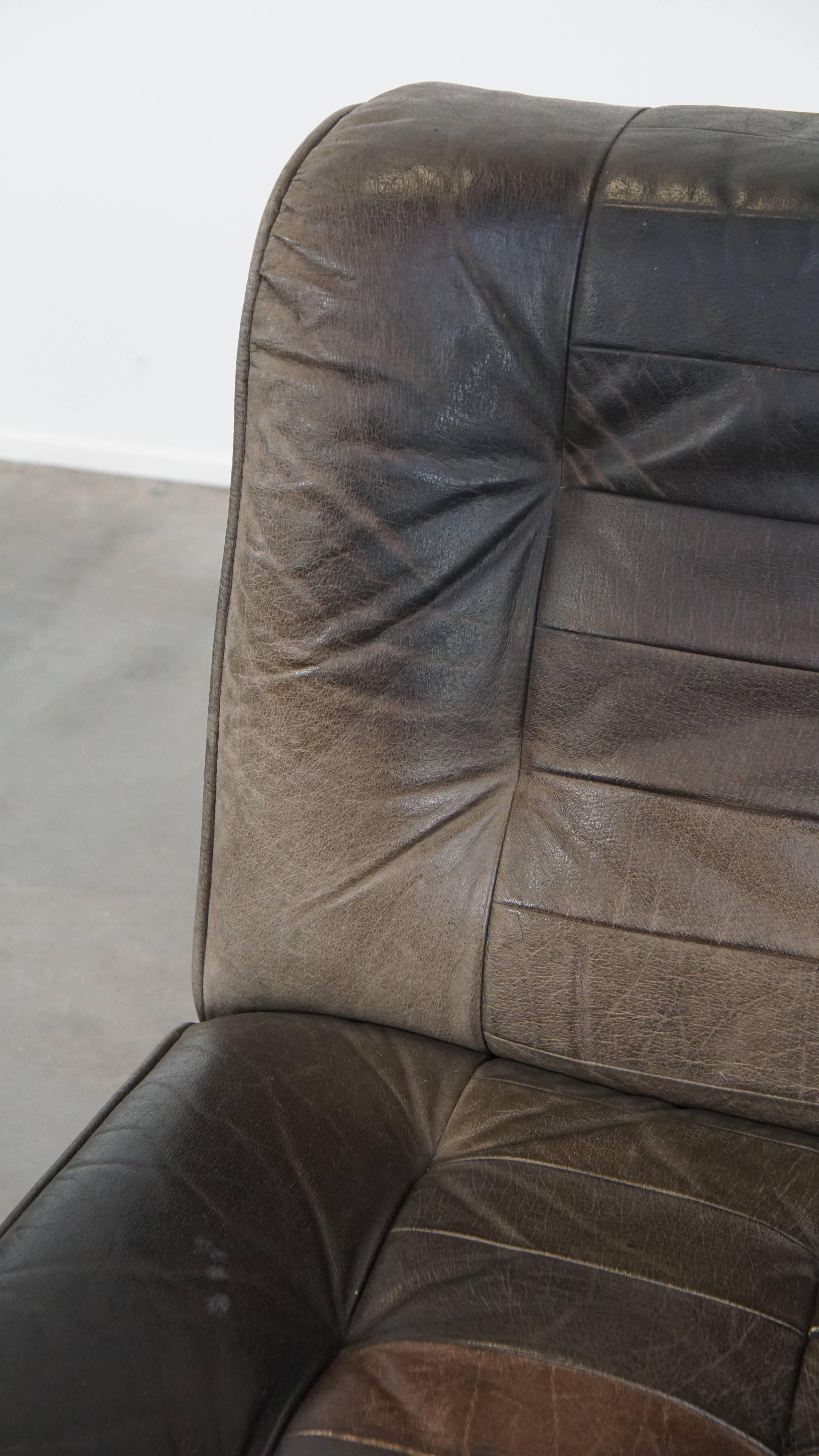 Grauer Design-Sessel aus Leder aus den 70er Jahren im Angebot 3