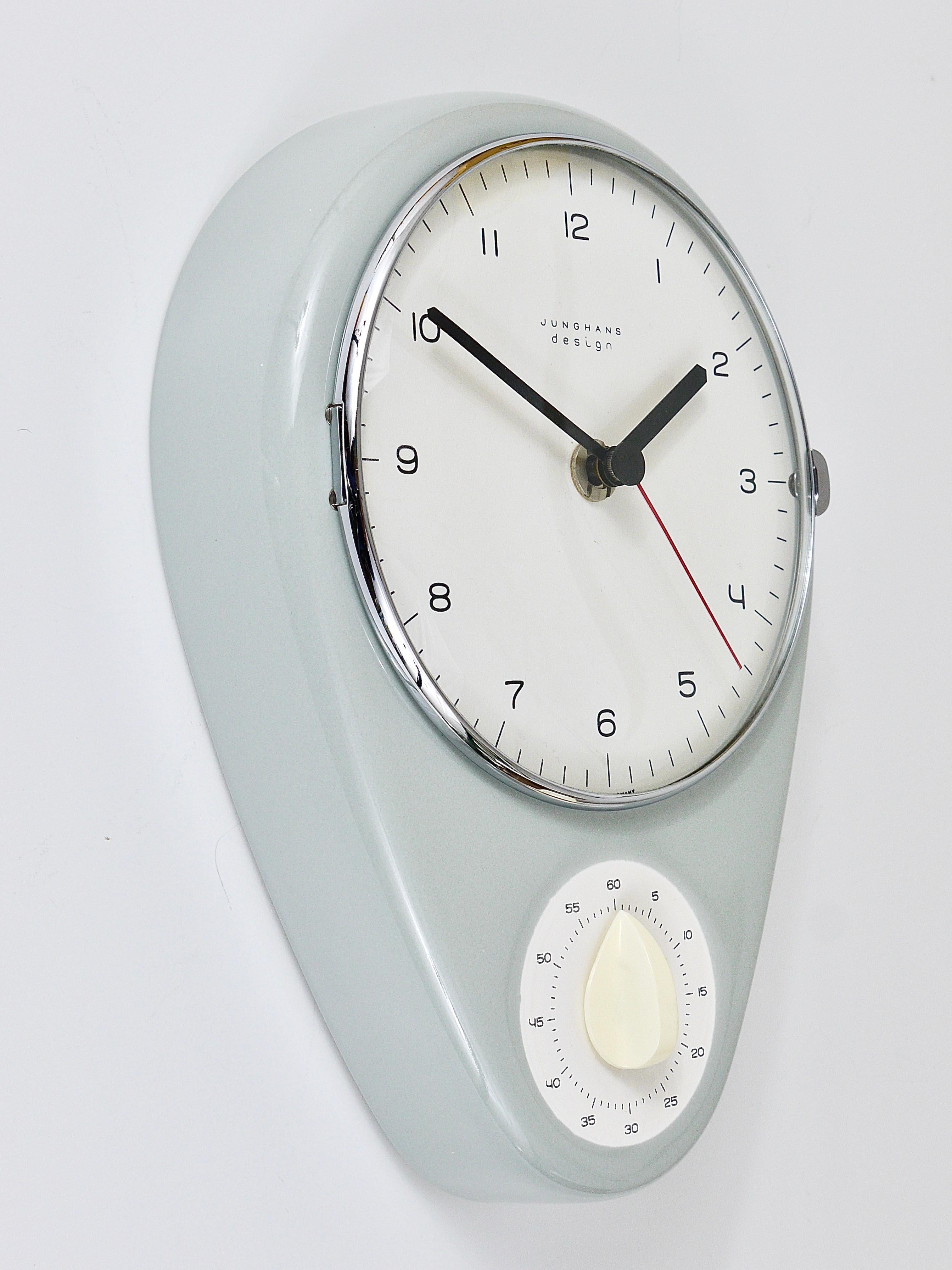 Gray Max Bill Midcentury Wall Clock by Junghans Germany, 1950s In Good Condition For Sale In Vienna, AT