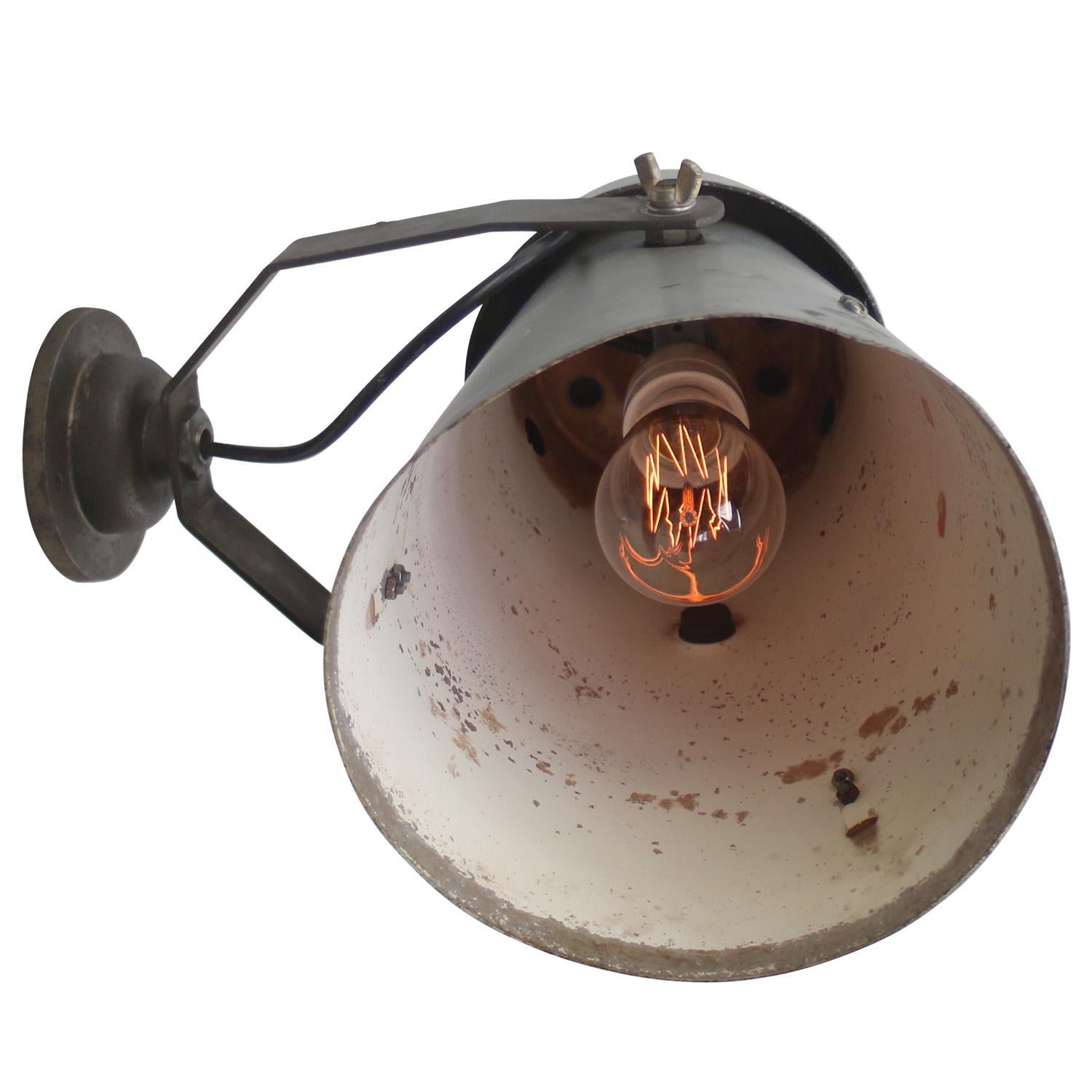 Gray Metal Vintage Industrial Cast Iron Scones Wall Lights In Good Condition For Sale In Amsterdam, NL