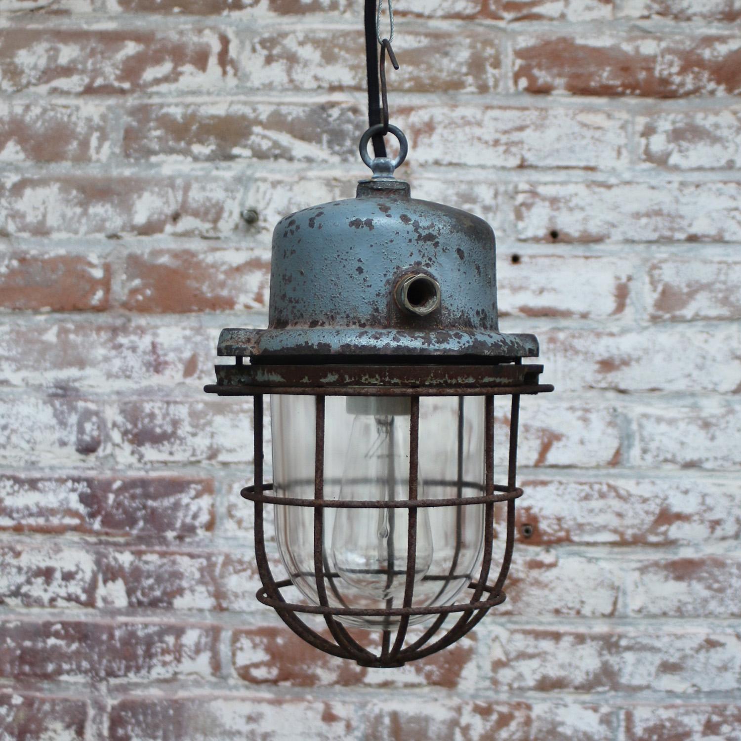 Gray Metal Vintage Industrial Clear Glass Pendant Lights In Good Condition For Sale In Amsterdam, NL