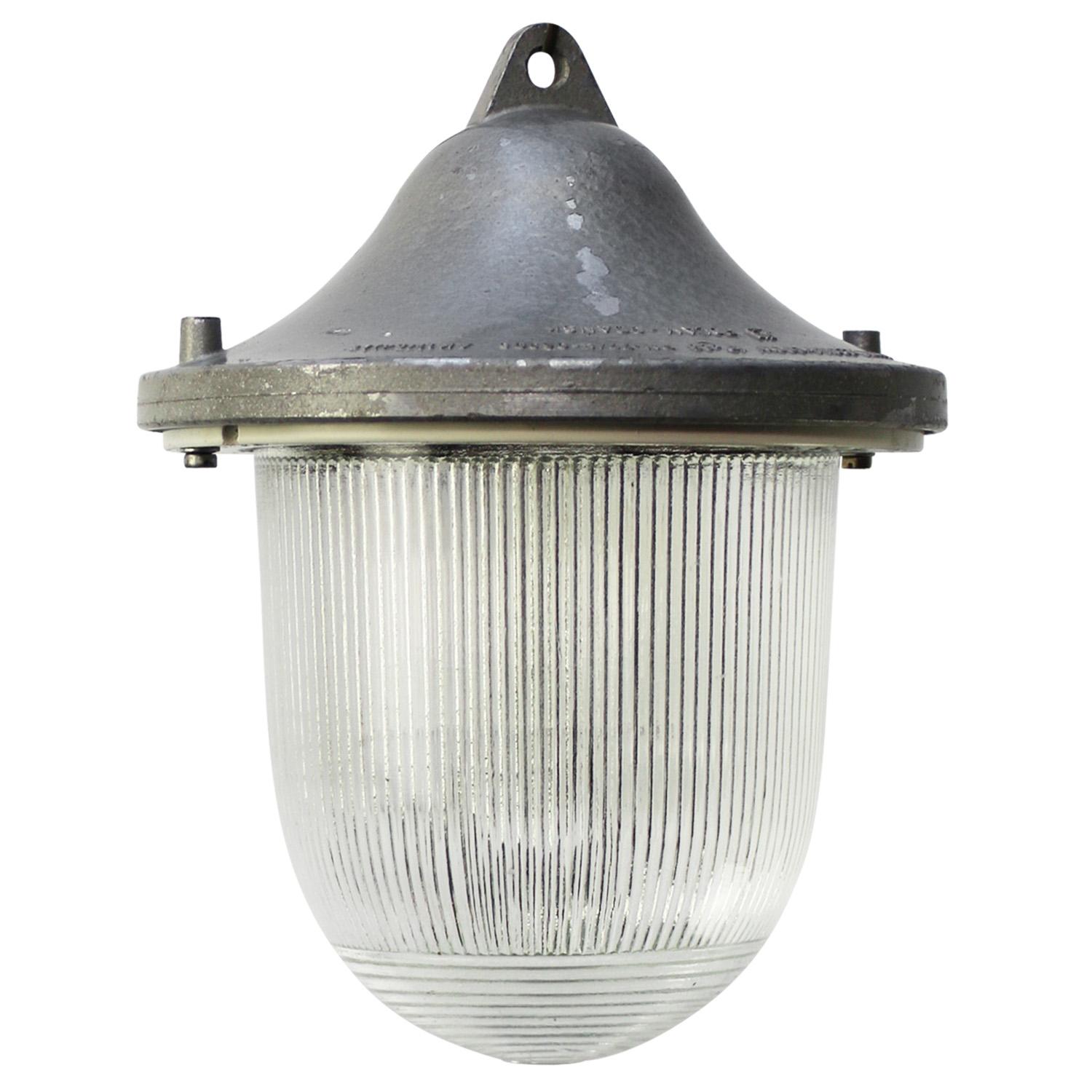 Calco Lampade a sospensione in metallo grigio, vintage, industriale, in vetro Holophane in vendita