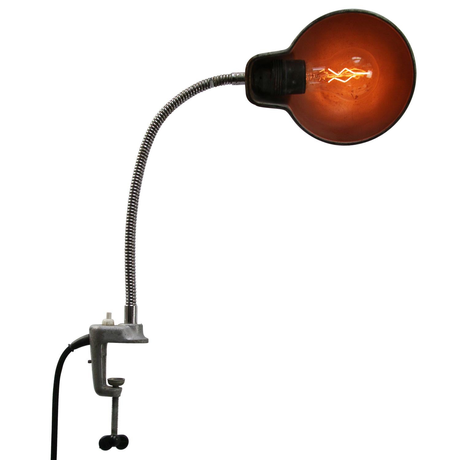 Work light with flexible gooseneck arm.
Metal shade.
On and of switch in foot.
Cast iron base
2 meter black cotton wire with plug

Weight: 0.60 kg / 1.3 lb

Priced per individual item. All lamps have been made suitable by international