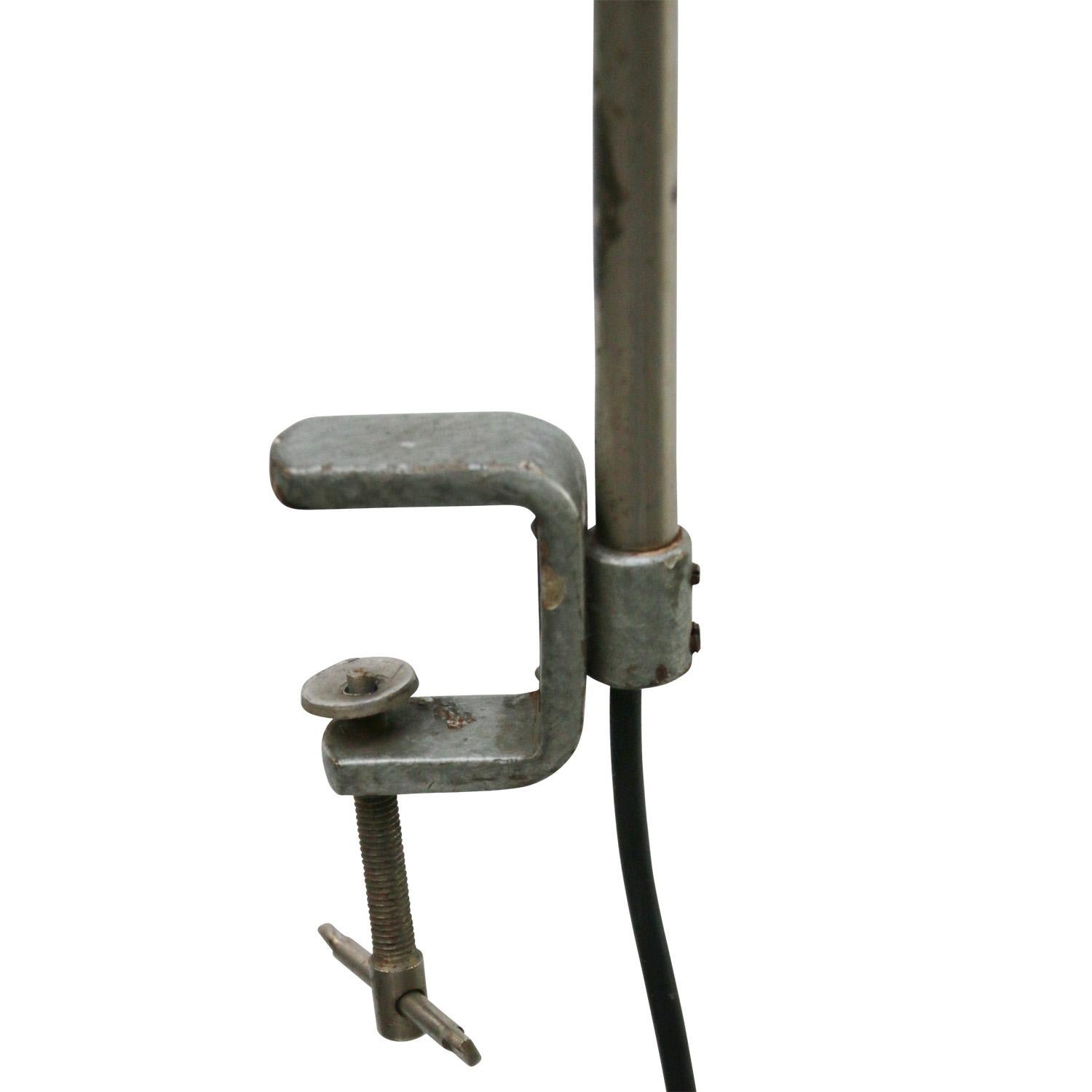 Gray Metal Vintage Industrial Machinist Goose Neck Table Light Lights In Good Condition For Sale In Amsterdam, NL
