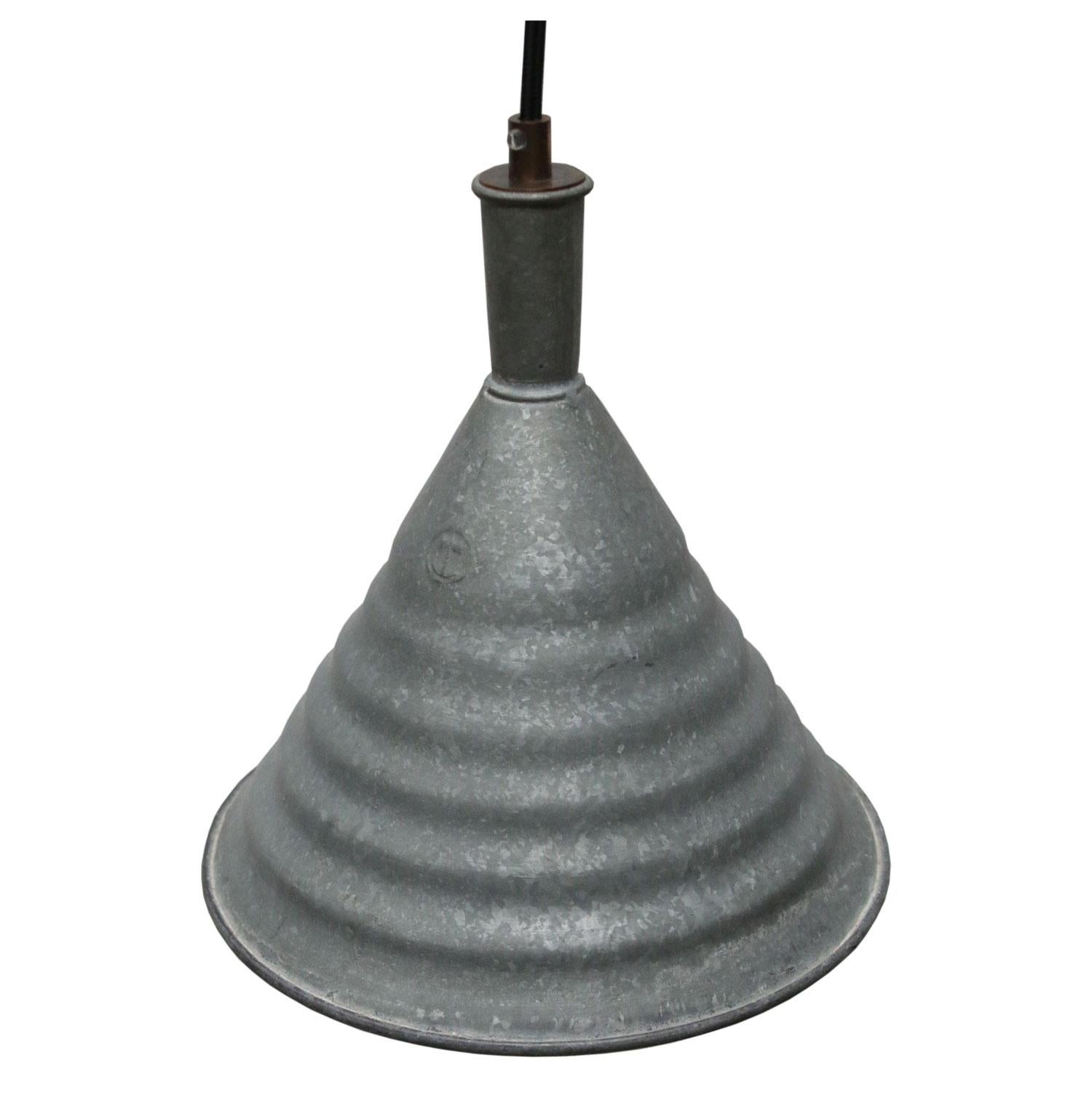 Vintage Industrial pendant. Metal farm lights.

Weight: 1.0 kg / 2.2 lb

Priced per individual item. All lamps have been made suitable by international standards for incandescent light bulbs, energy-efficient and LED bulbs. E26/E27 bulb holders