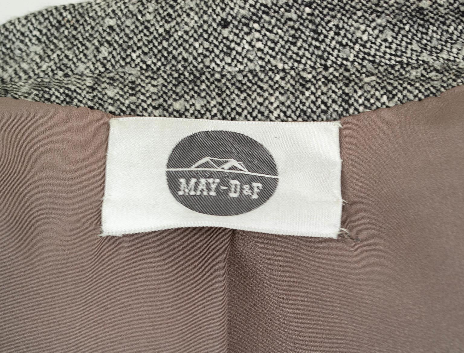 Gray Micro Herringbone Wool Eisenhower Skirt Suit w Novelty Buttons – XXS, 1950s in vendita 9