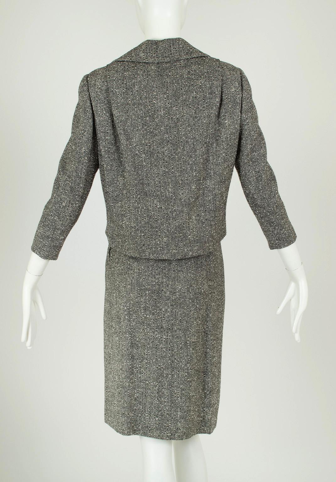 Gray Micro Herringbone Wool Eisenhower Skirt Suit w Novelty Buttons – XXS, 1950s in vendita 2