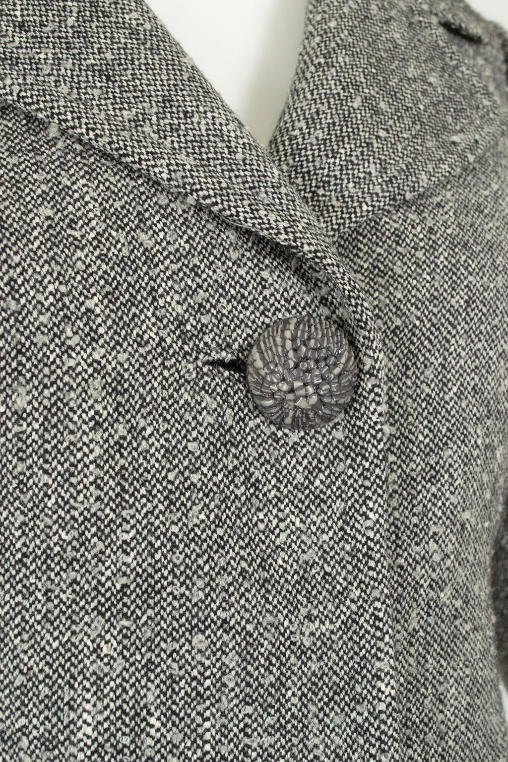 Gray Micro Herringbone Wool Eisenhower Skirt Suit w Novelty Buttons – XXS, 1950s in vendita 4